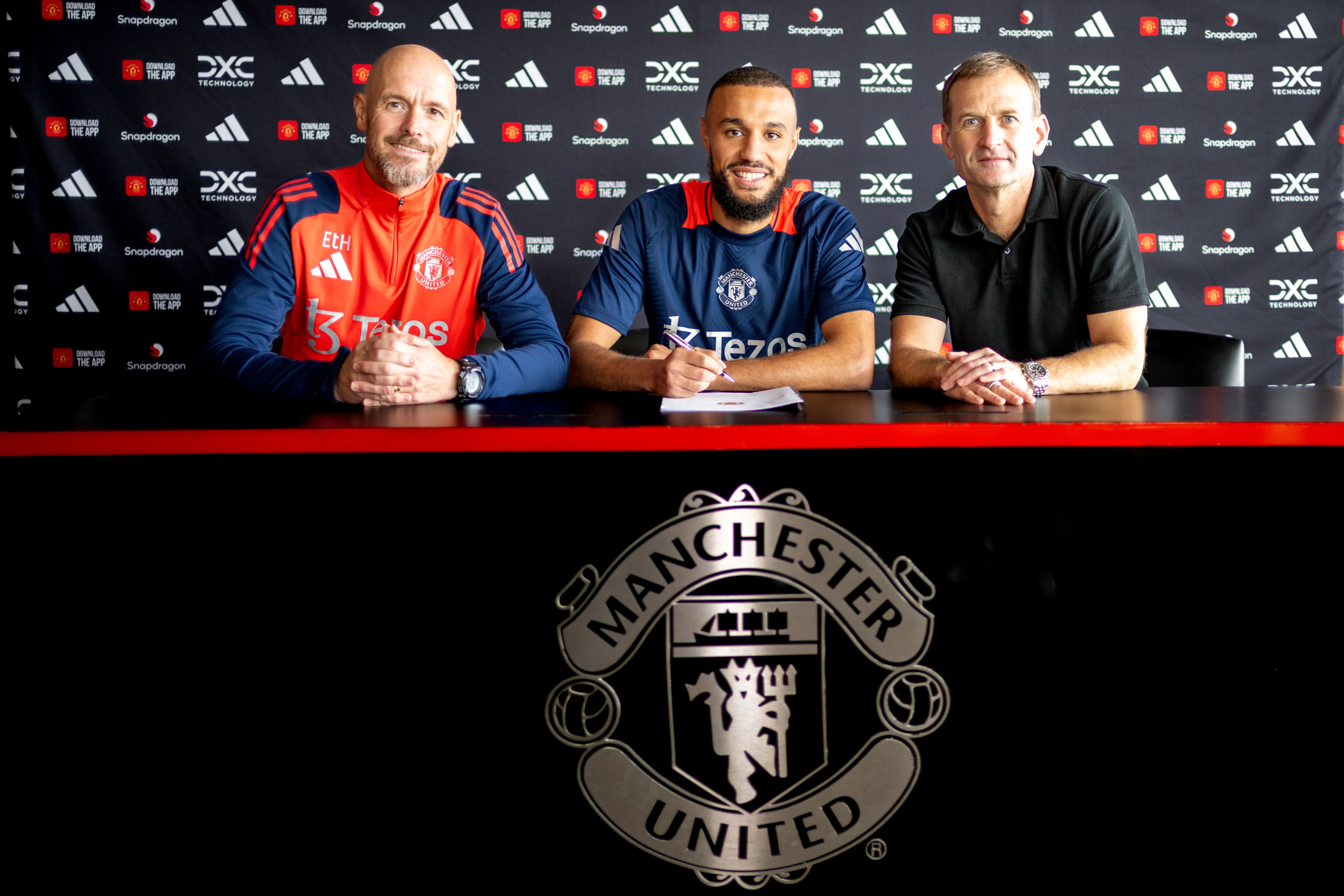 Noussair Mazraoui joins Manchester United on a four-year deal.