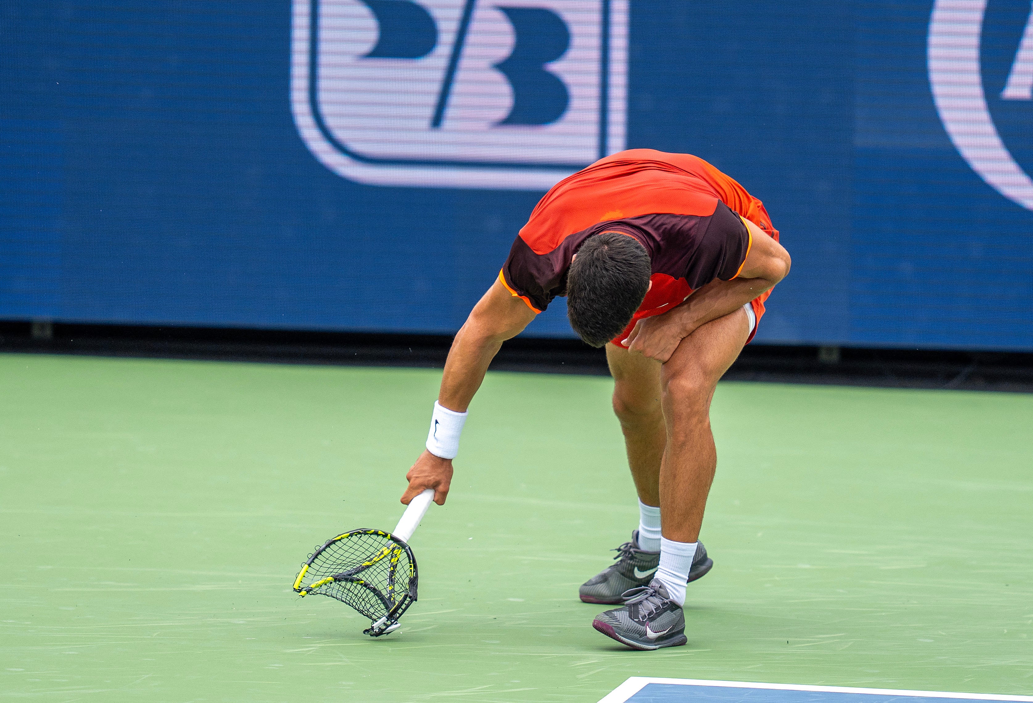 Carlos Alcaraz lost his temper during the surprise defeat