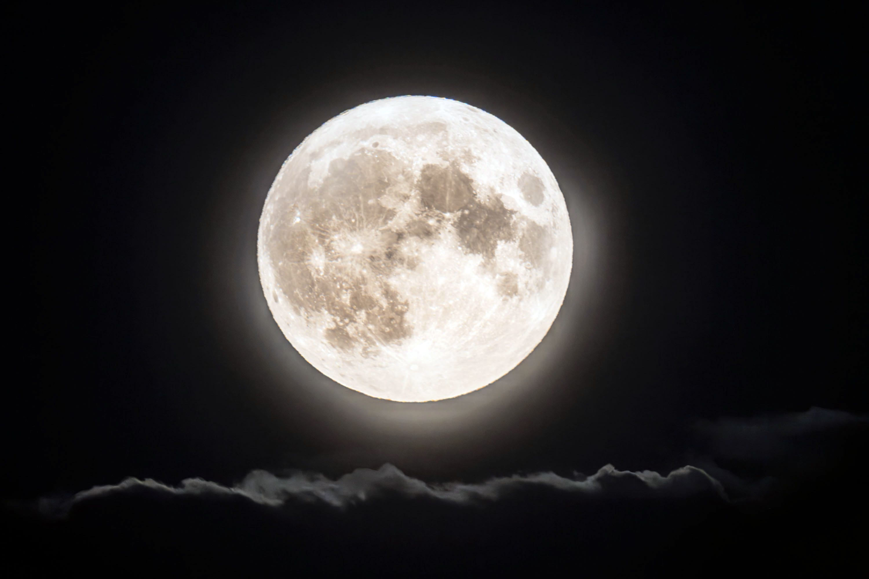 A blue supermoon will light up the sky (Danny Lawson/PA)