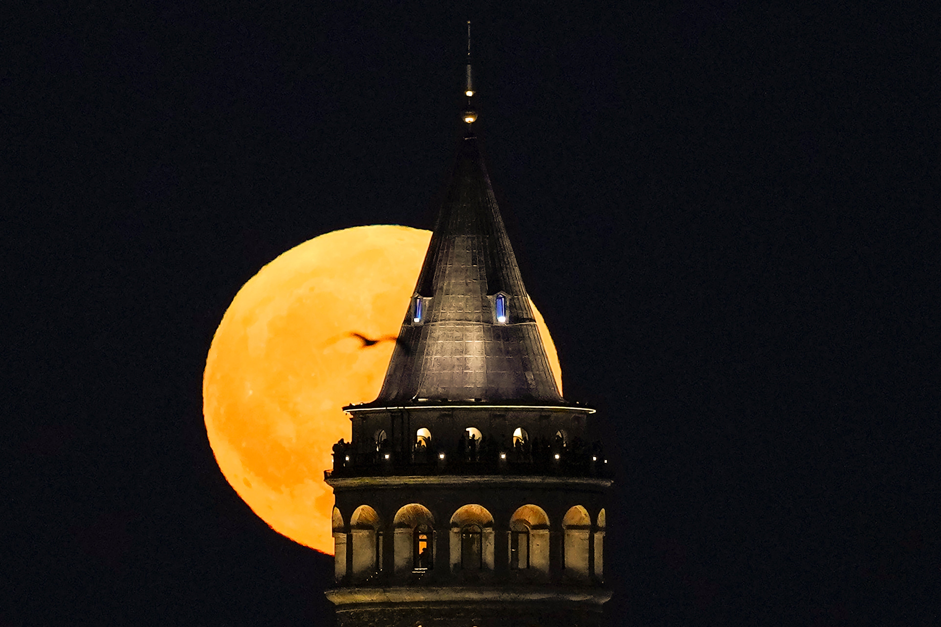 APTOPIX SCI-Supermoon-Turkey