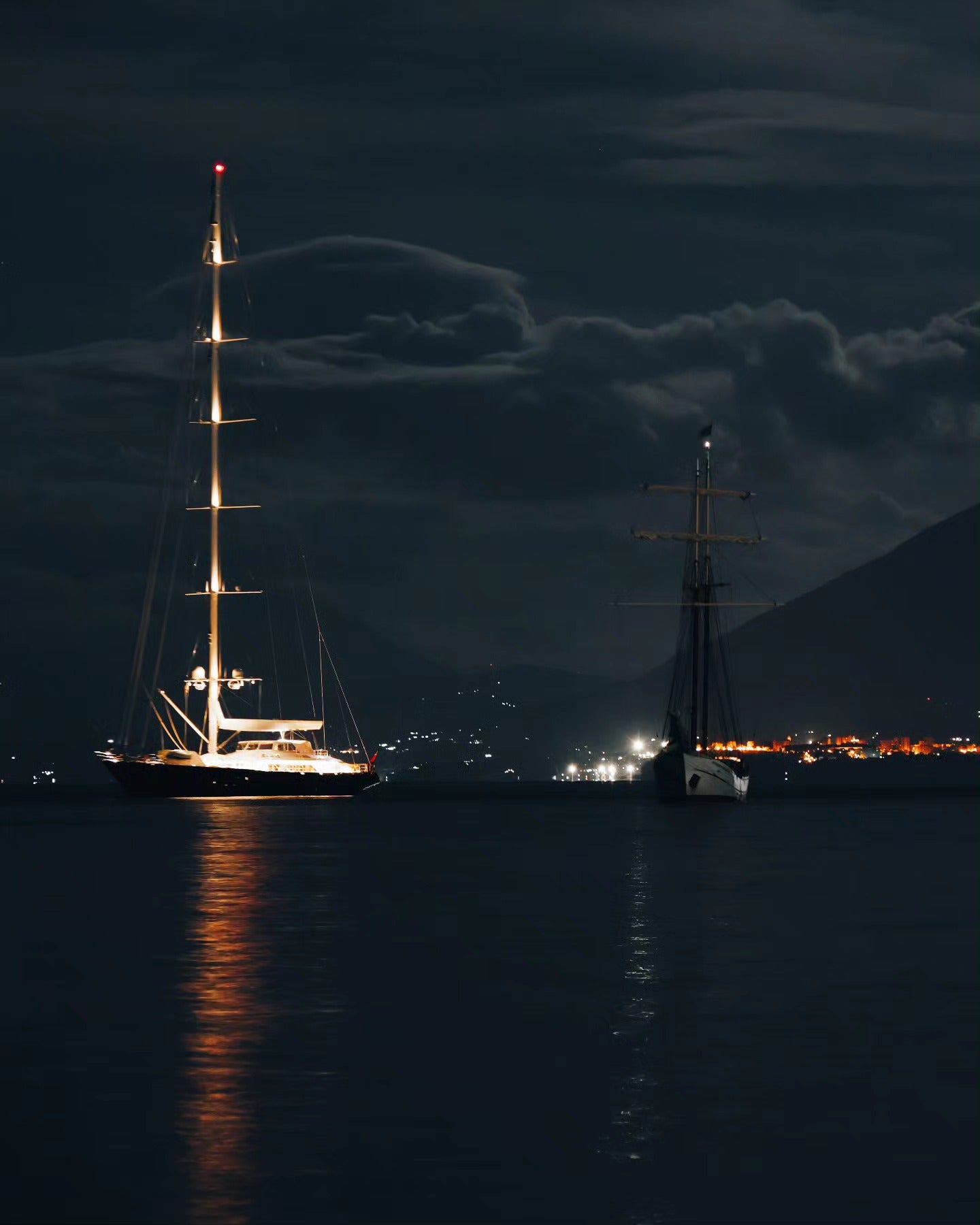 The yacht Bayesian (left), before it sank (Fabio La Bianca)