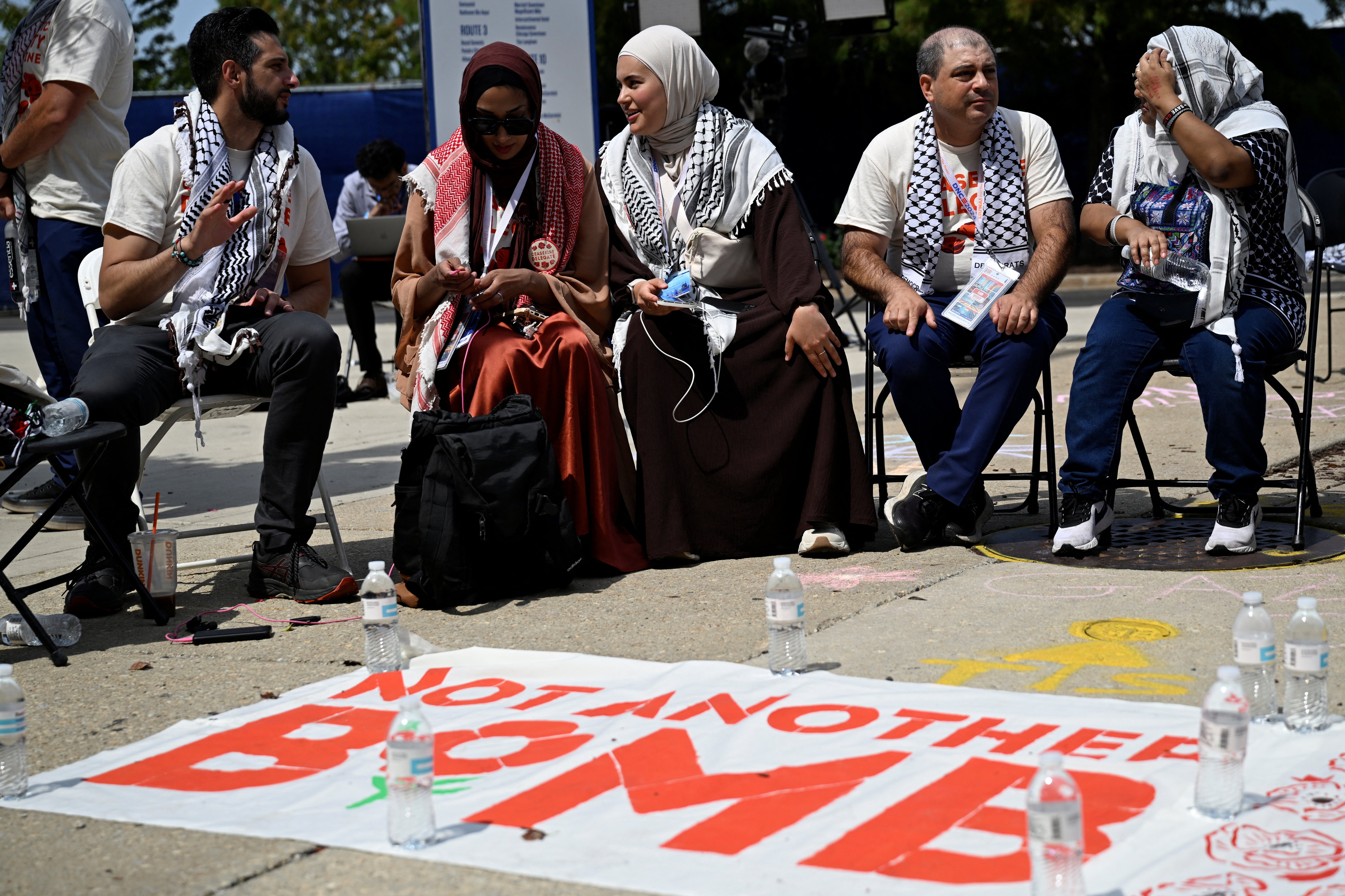 Pro-Palestinian demonstrators protest outside the United Center, the host venue of the Democratic National Convention (DNC) in Chicago, Illinois, U.S., August 22, 2024.