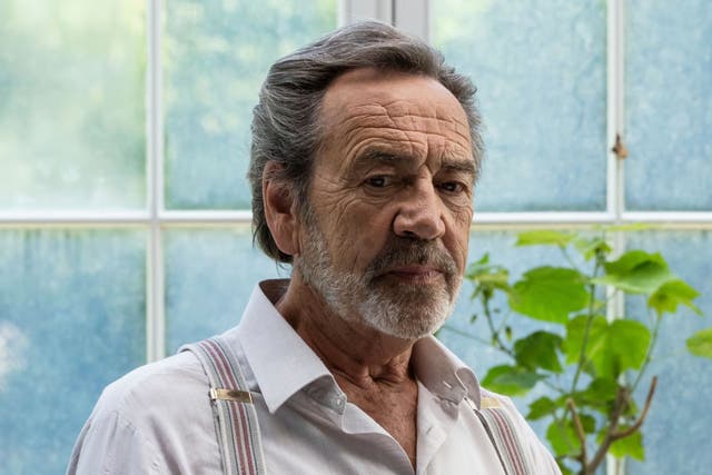 <p>Robert Lindsay </p>