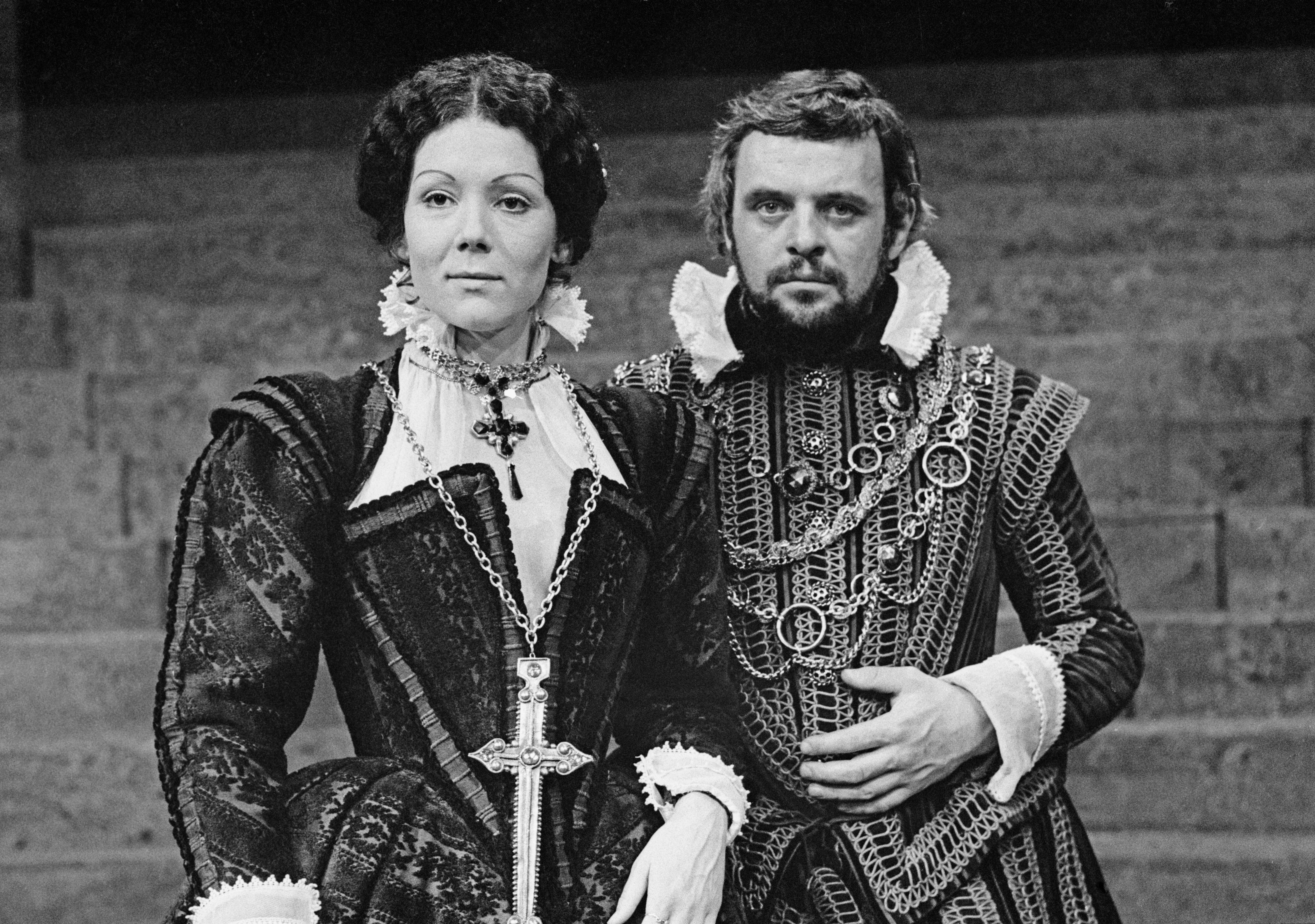 Diana Rigg and Hopkins in ‘Macbeth’