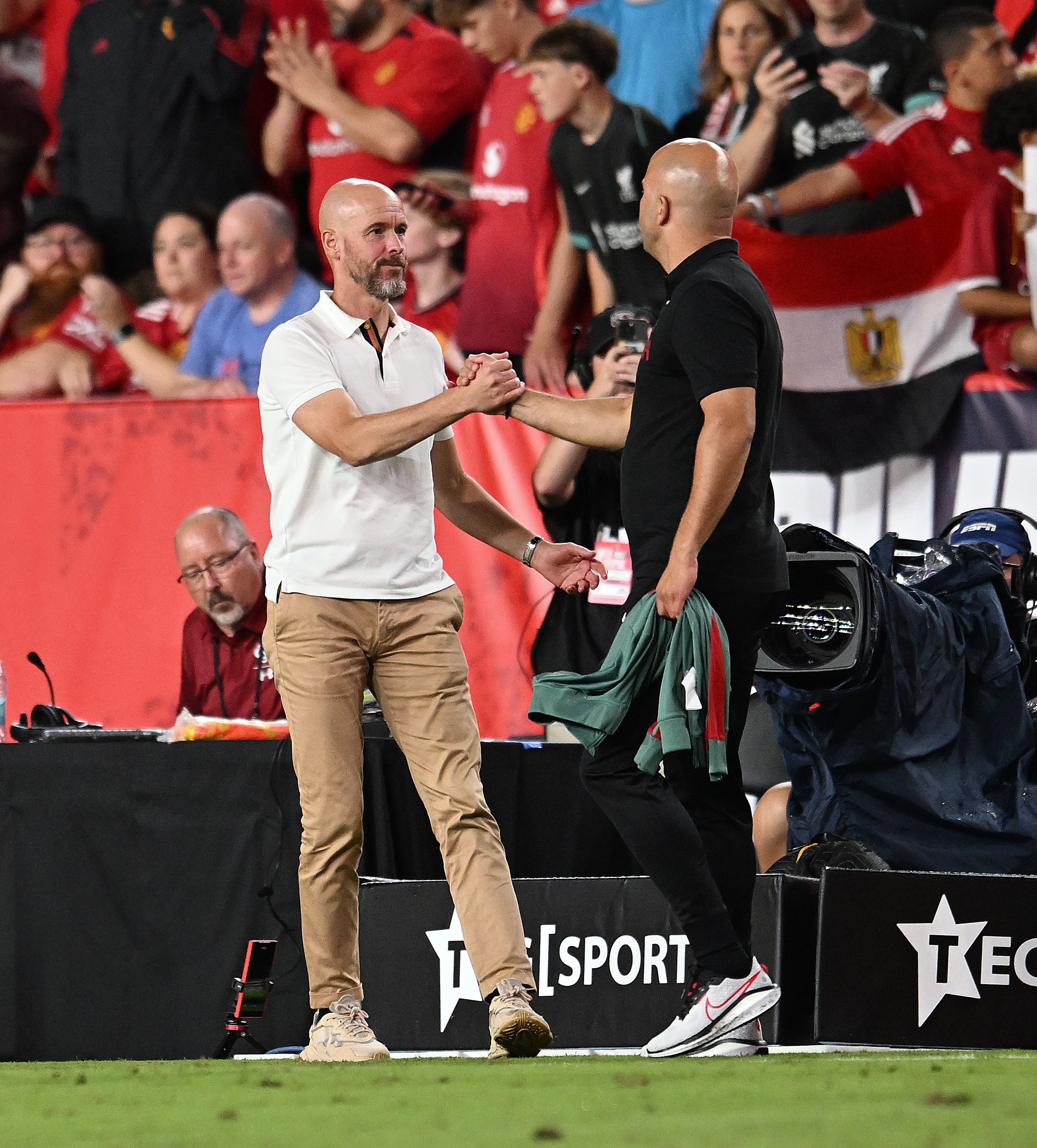 Arne Slot Head Coach of Liverpool and Erik ten Hag manager of Manchester United at the end the pre-season match