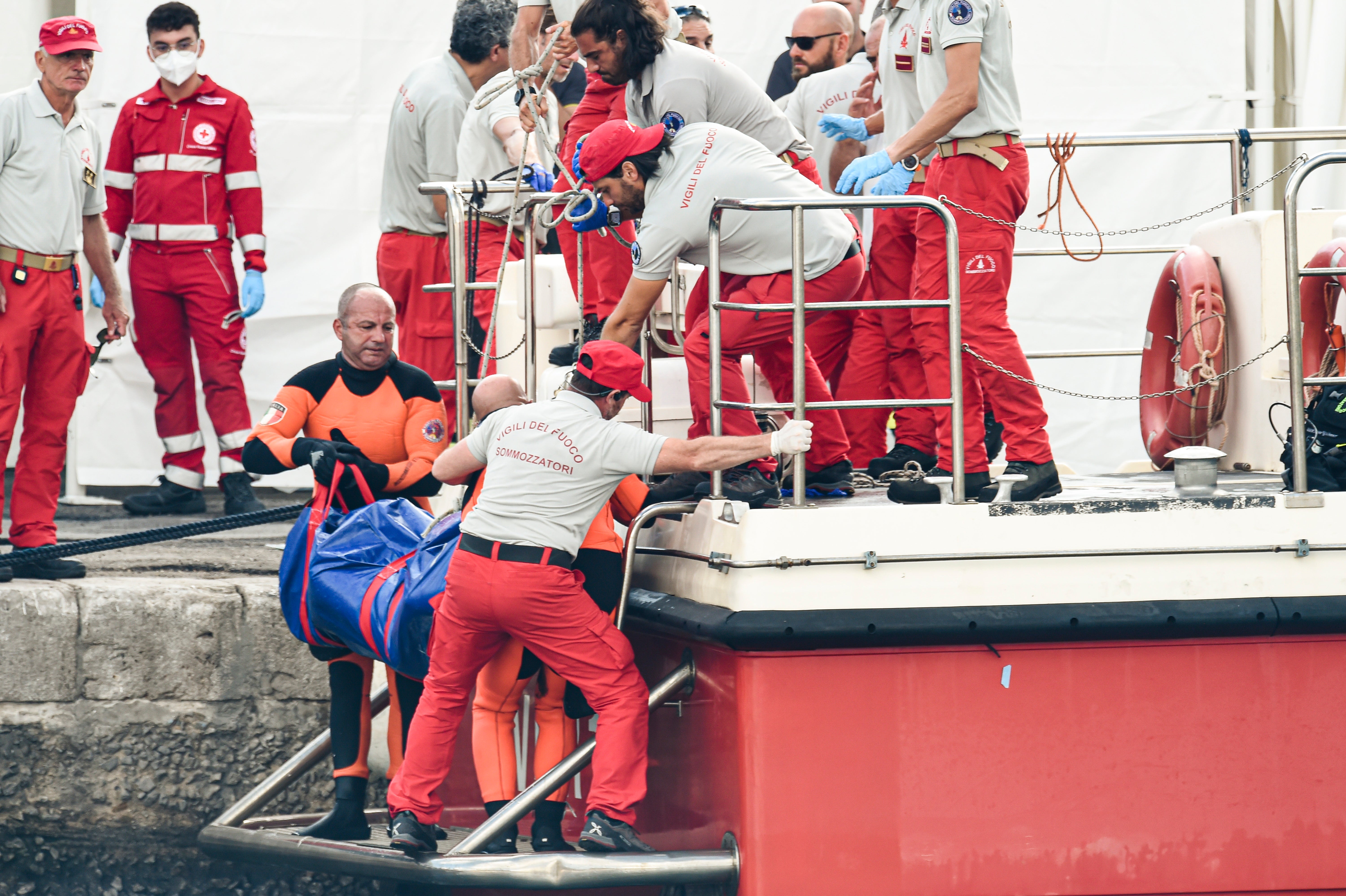 Italy Yacht Sinks