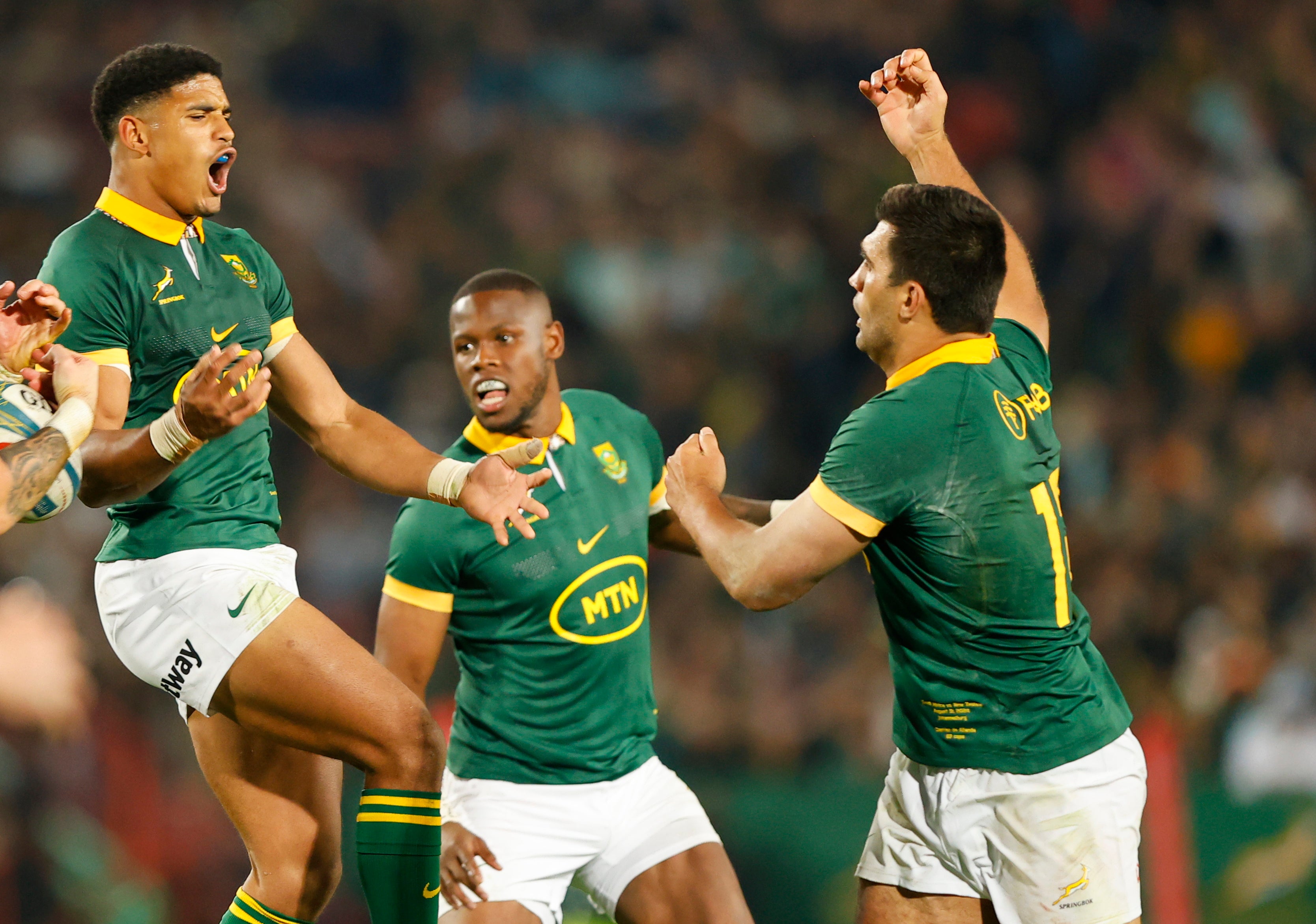 South Africa defeated New Zealand to take control of the Rugby Championship