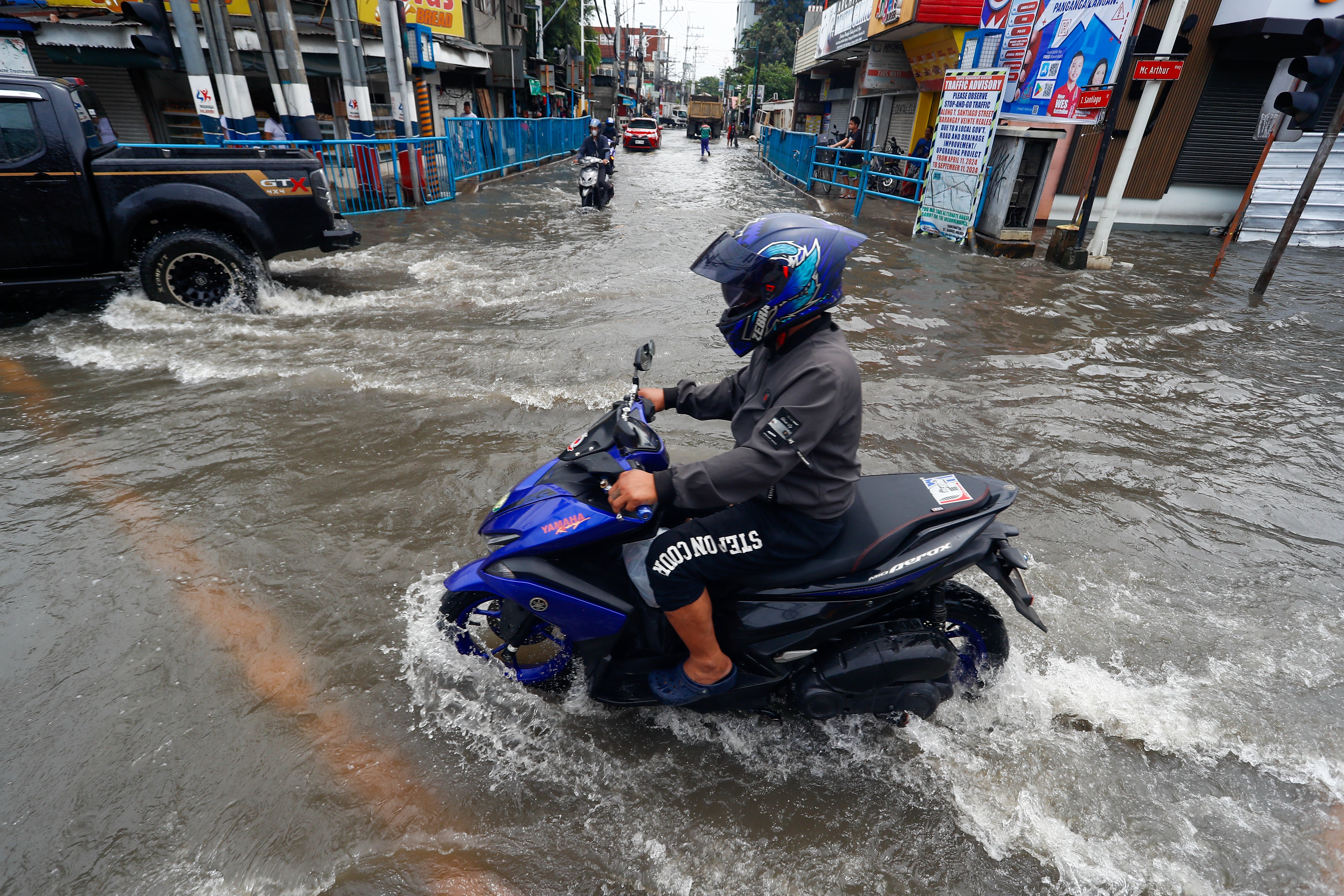 Flooding in Philippines after heavy rains