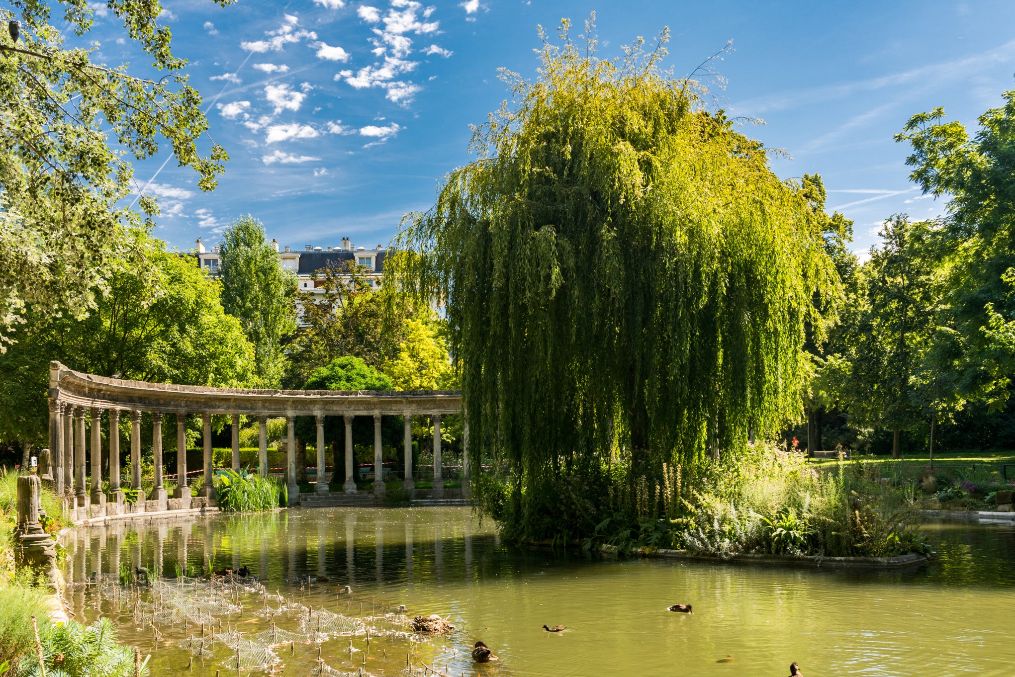 Escape the busy city for a few hours by taking a picnic to Parc Monceau