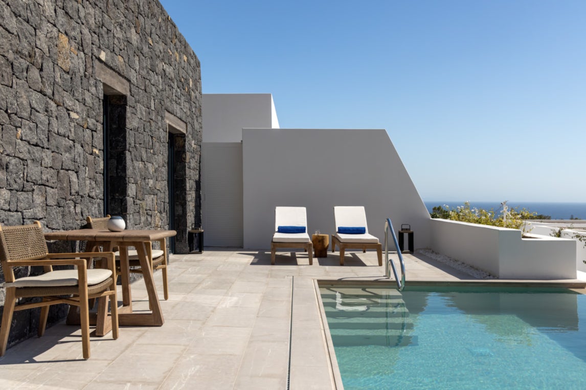 Sandblu is close enough to the busierparts of Santorini but offers respite