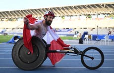 Paralympic commentator watches husband win gold in race in heartwarming moment: ‘Absolute masterclass’