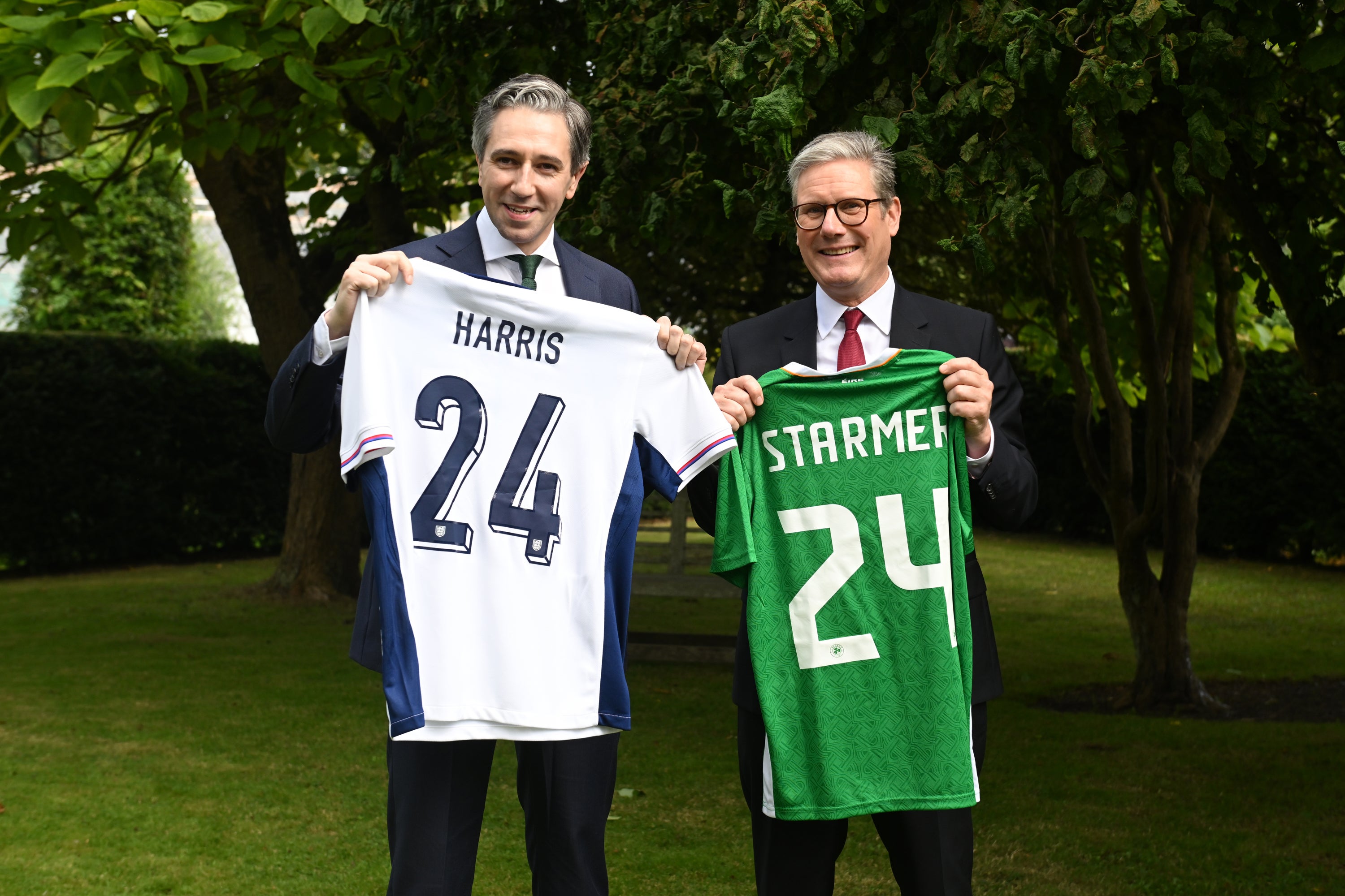 The leaders swapped personalised jerseys before the Republic of Ireland v England match