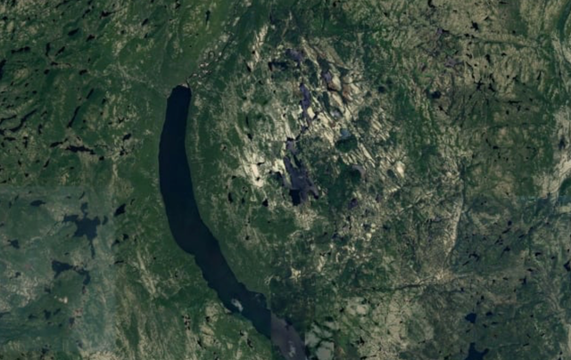 <p>Likely asteroid impact crater about 15km in diameter as seen via Google Earth</p>