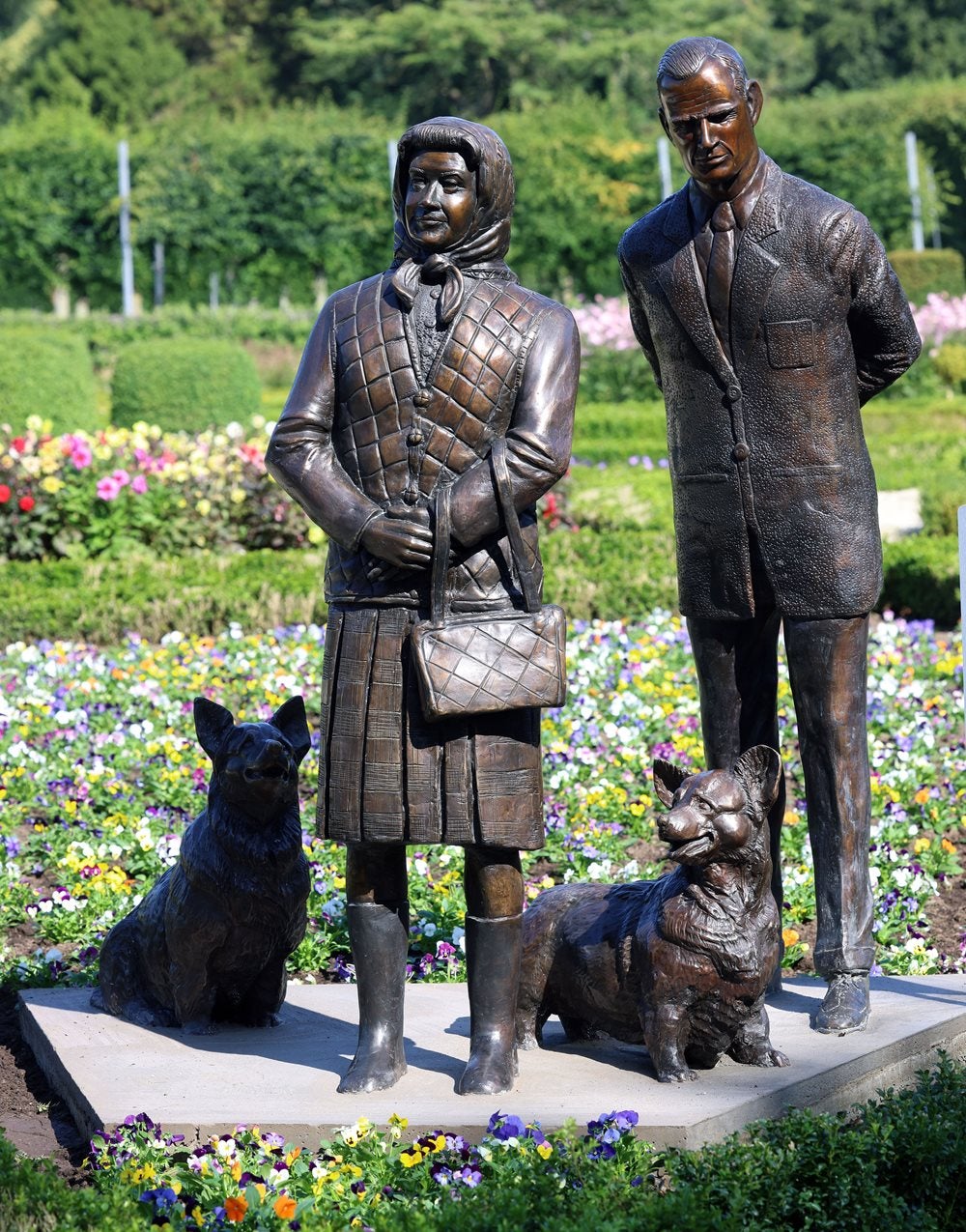 The controversial bronze statue was unveiled on Friday (6 September).