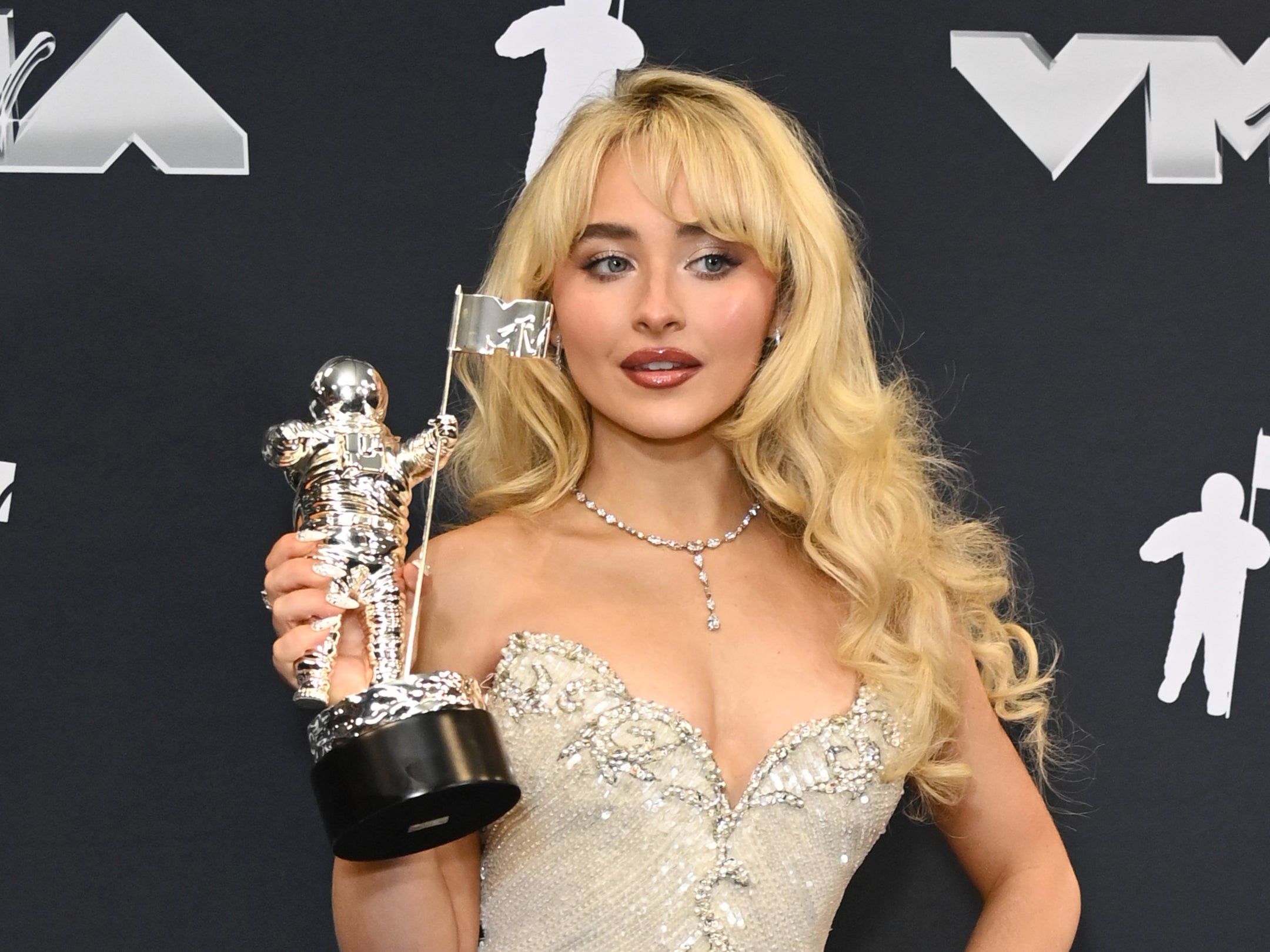 Sabrina Carpenter wears Madonna’s 1991 Oscars gown to the VMAs