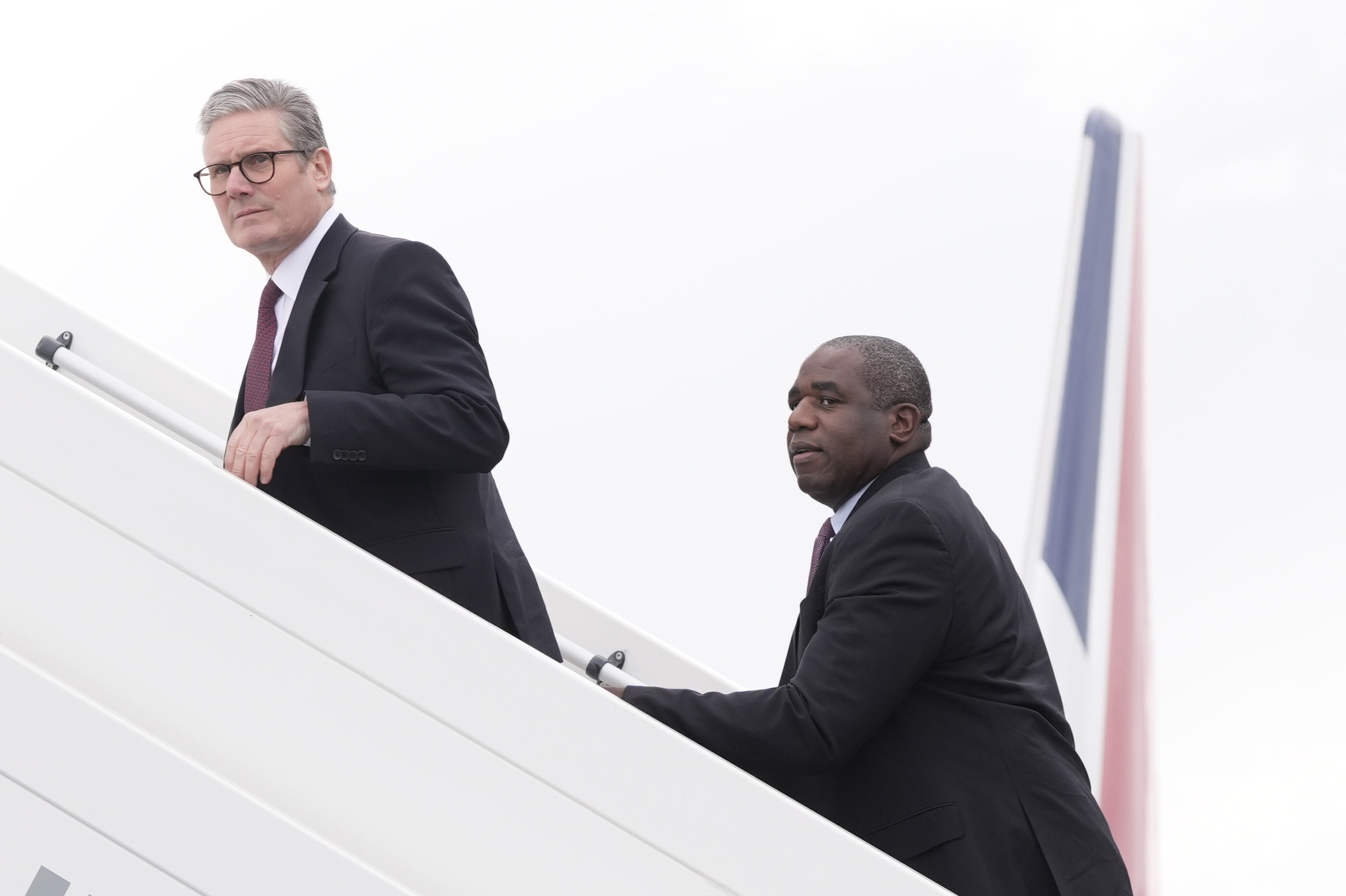 UK prime minister Keir Starmer and his foreign secretary David Lammy board a plane bound for Washington, where they are expected to discuss Ukraine’s use of long-range missiles with US president Joe Biden