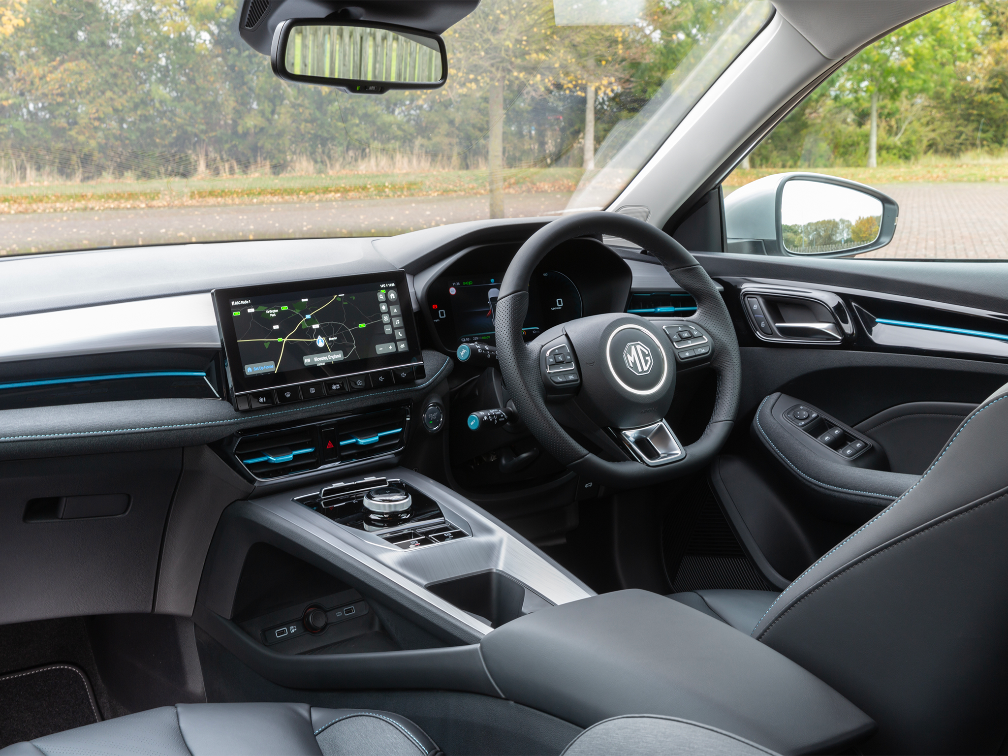 Inside, the MG5 features a high-mounted10.25-inch touchscreen,