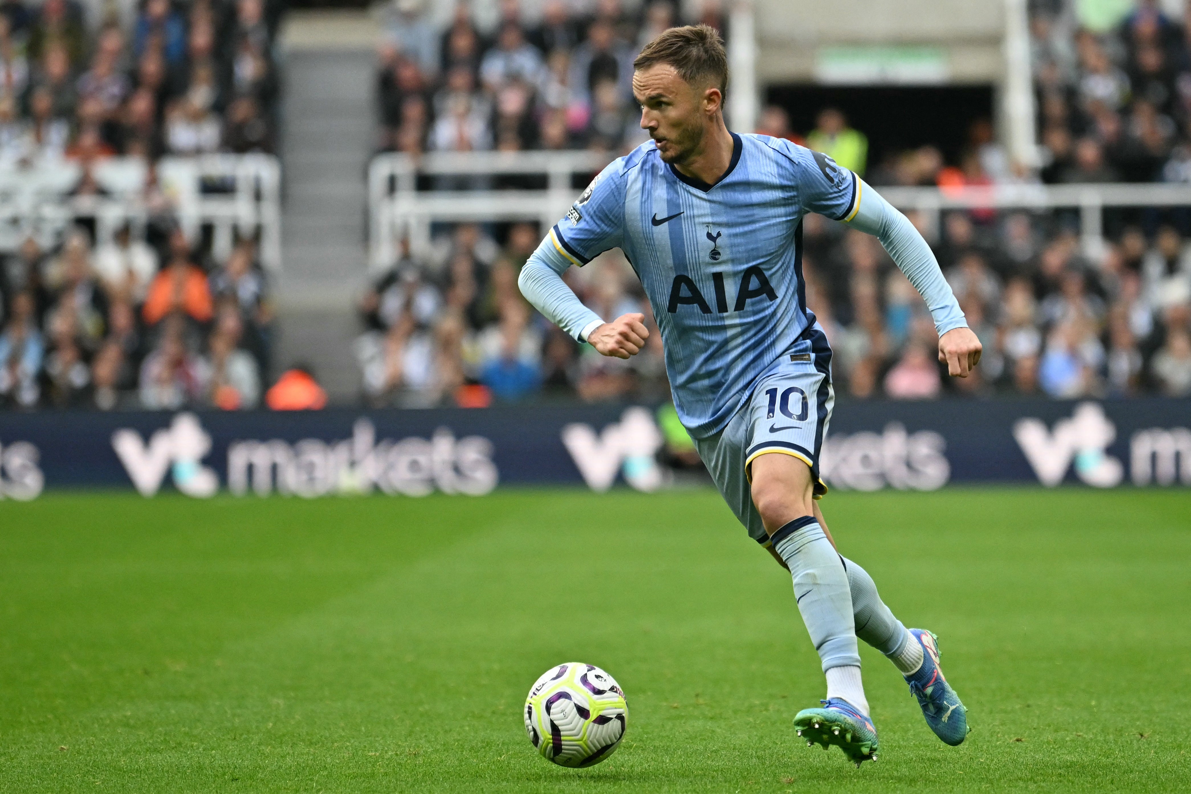 With Arsenal facing a crisis in midfield, Tottenham could have the advantage thanks to players like James Maddison