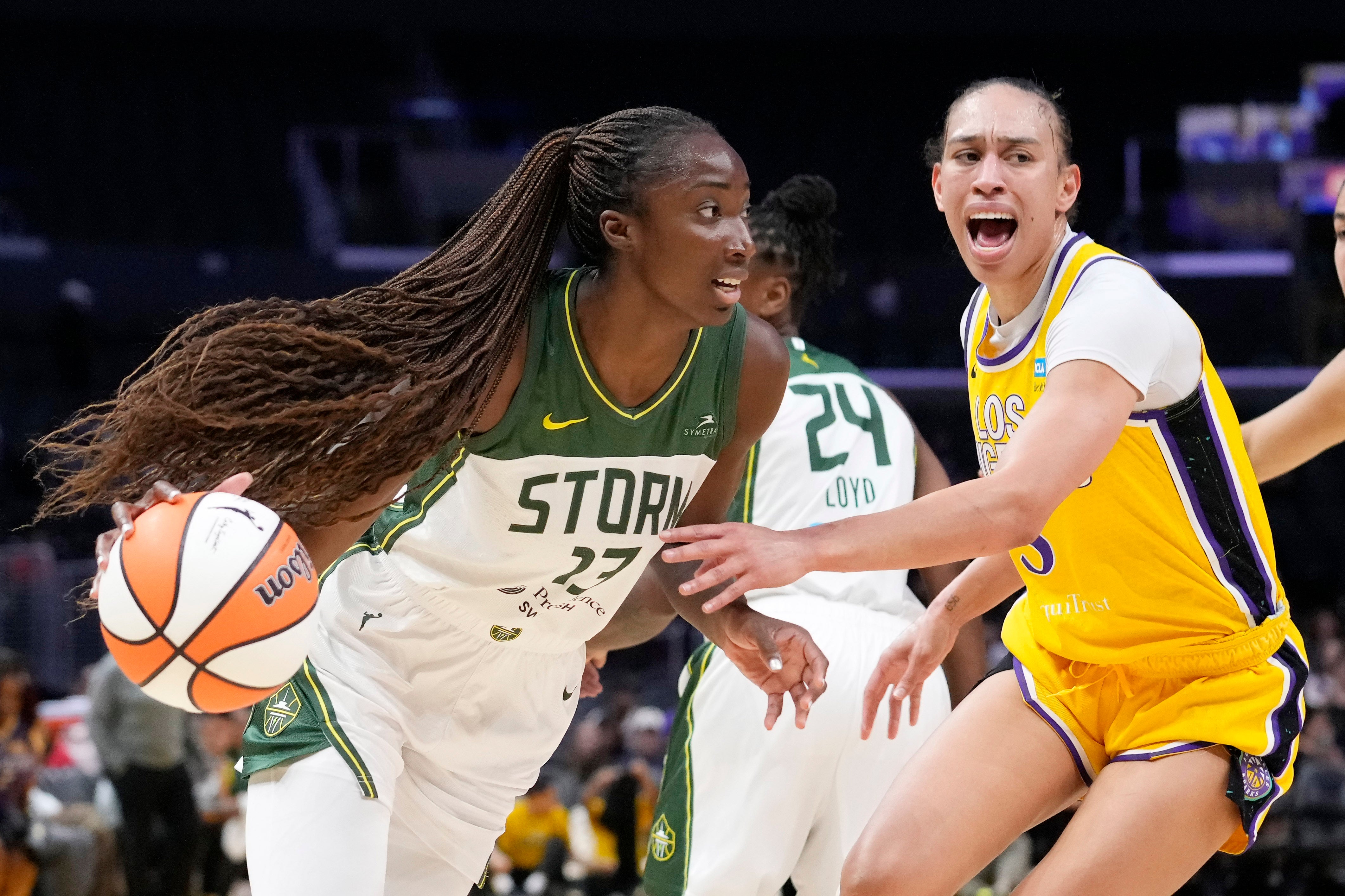 Storm Sparks Basketball