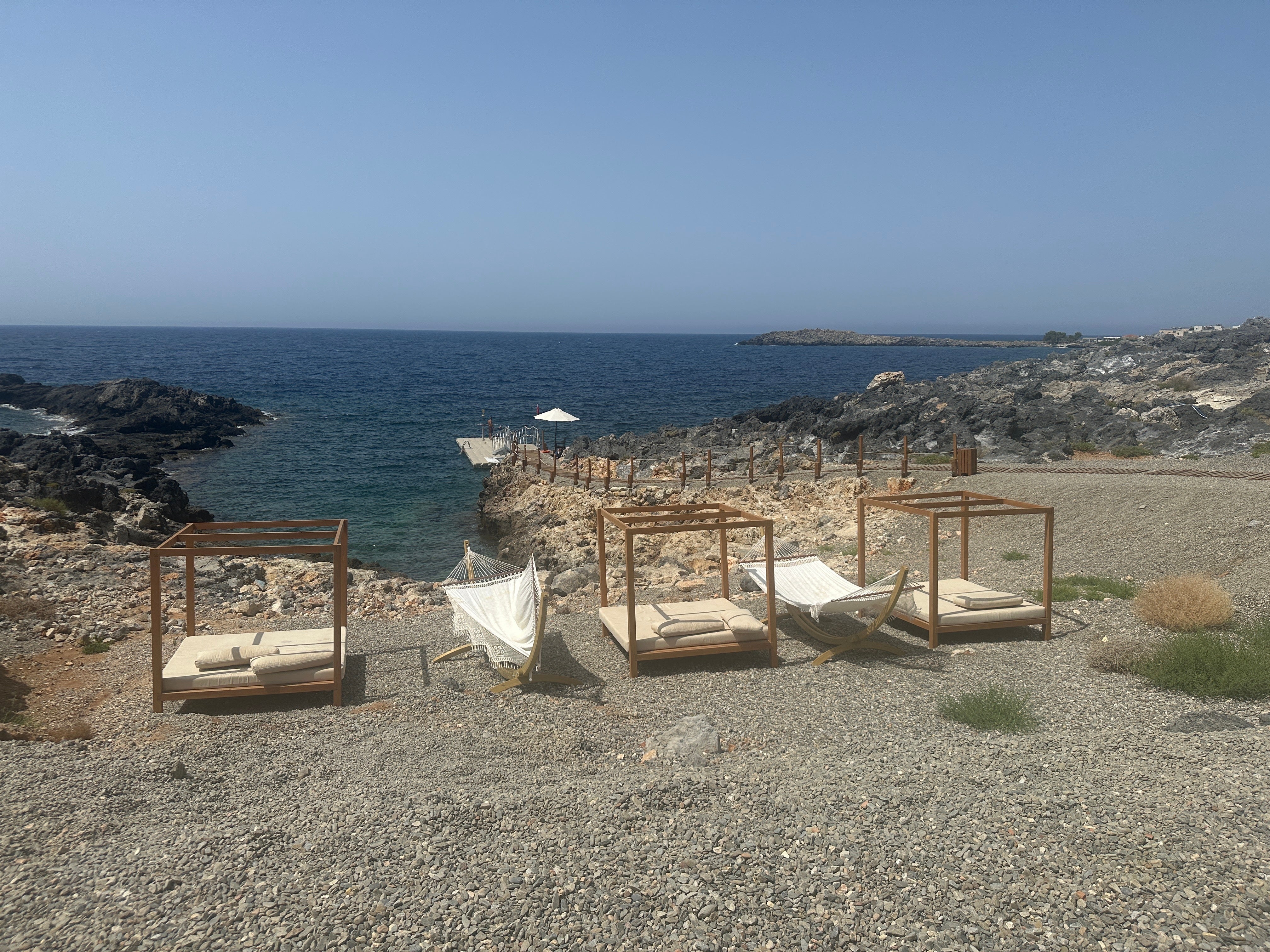 The lounge chairs and hammocks that guests can enjoy after swimming in the sea