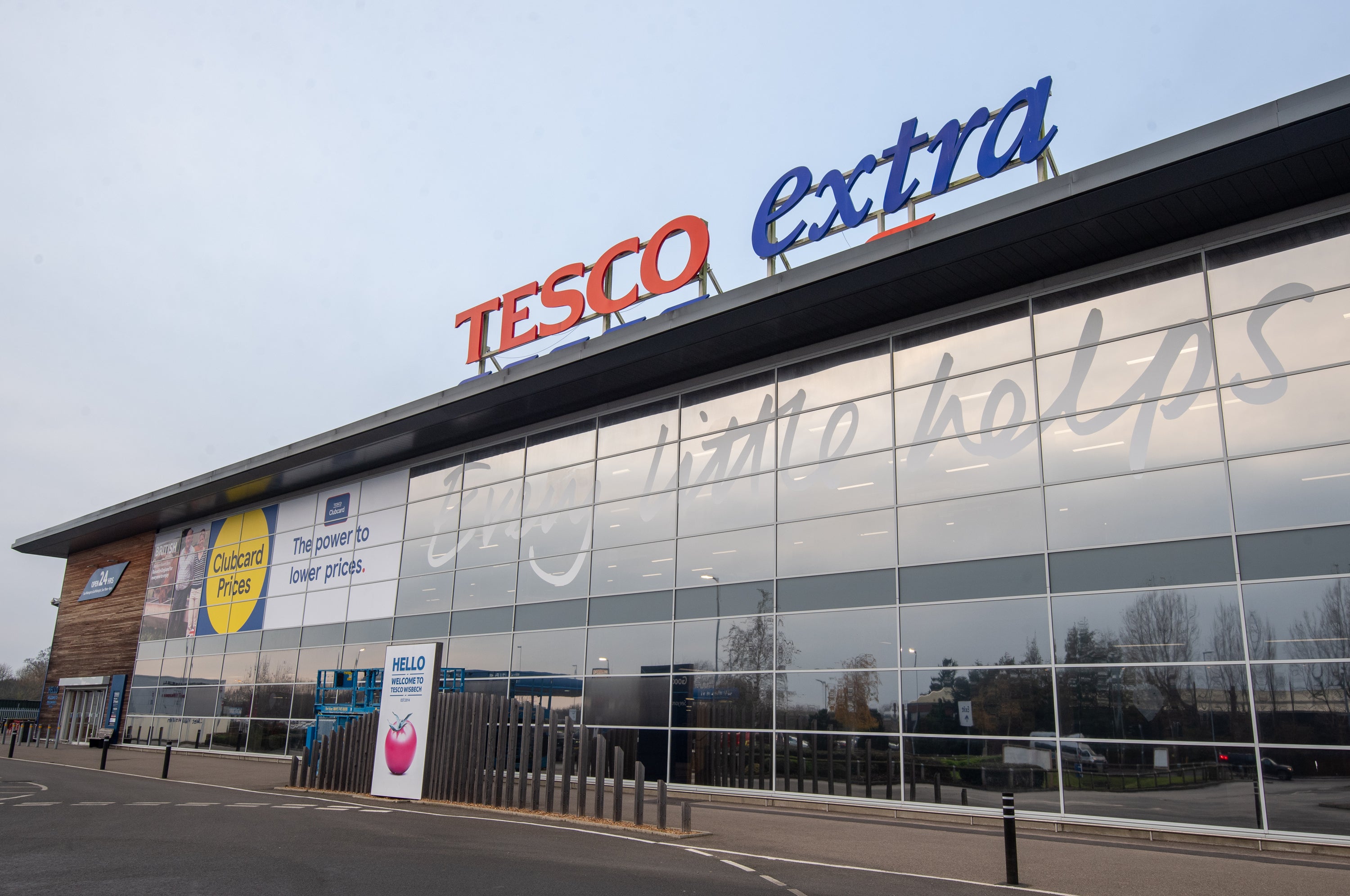 Tesco apologised to customers after sending an incorrect email telling them they had received £100 in Clubcard points