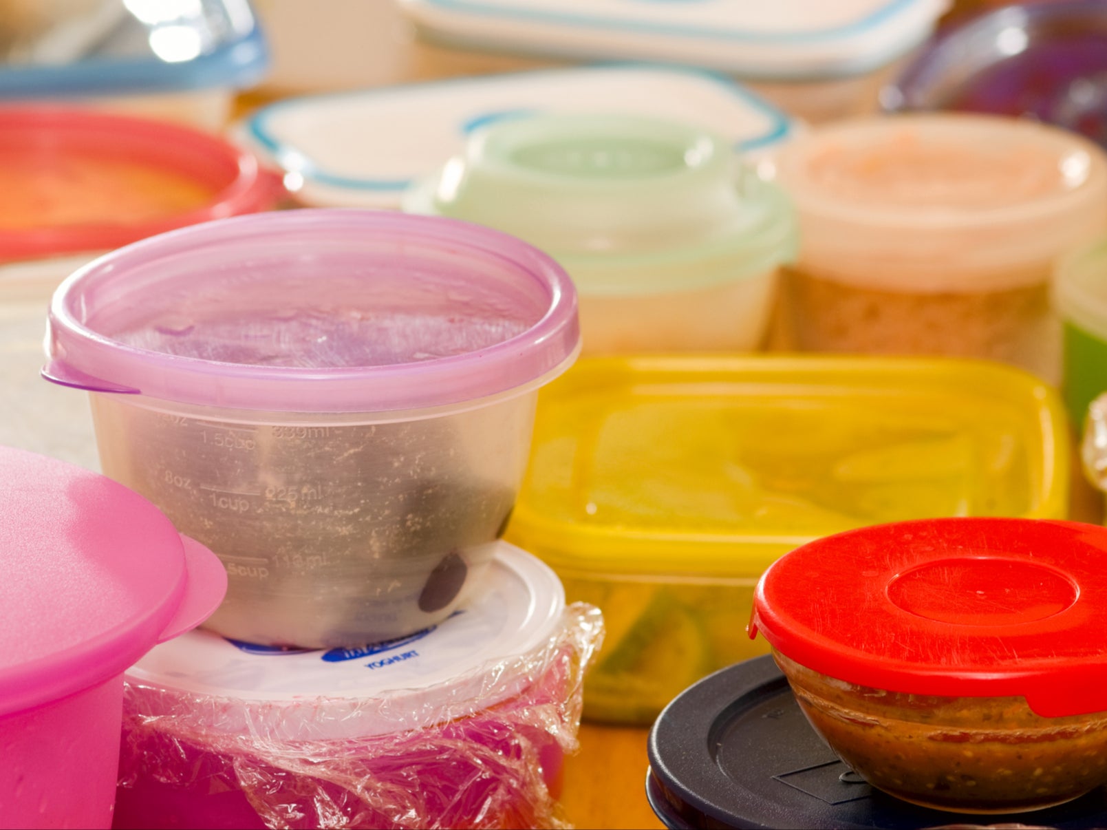 Many plastics, including food packaging and other kitchenware, contain chemicals that leach into food. The chemicals could potentially increase the risk of breast cancer, a new study from the Food Packaging Forum says