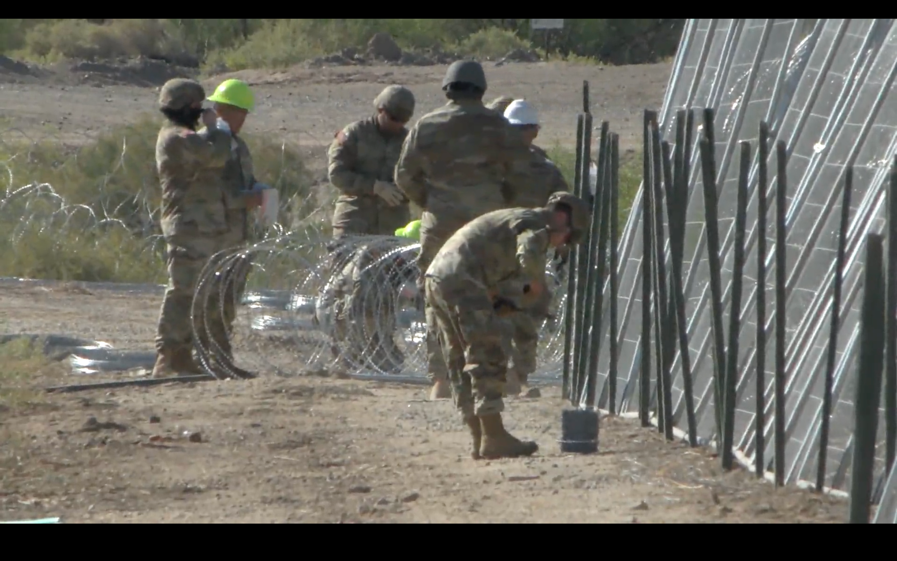 Texas National Guard installs concertina wire along Rio Grande river banks facing New Mexico