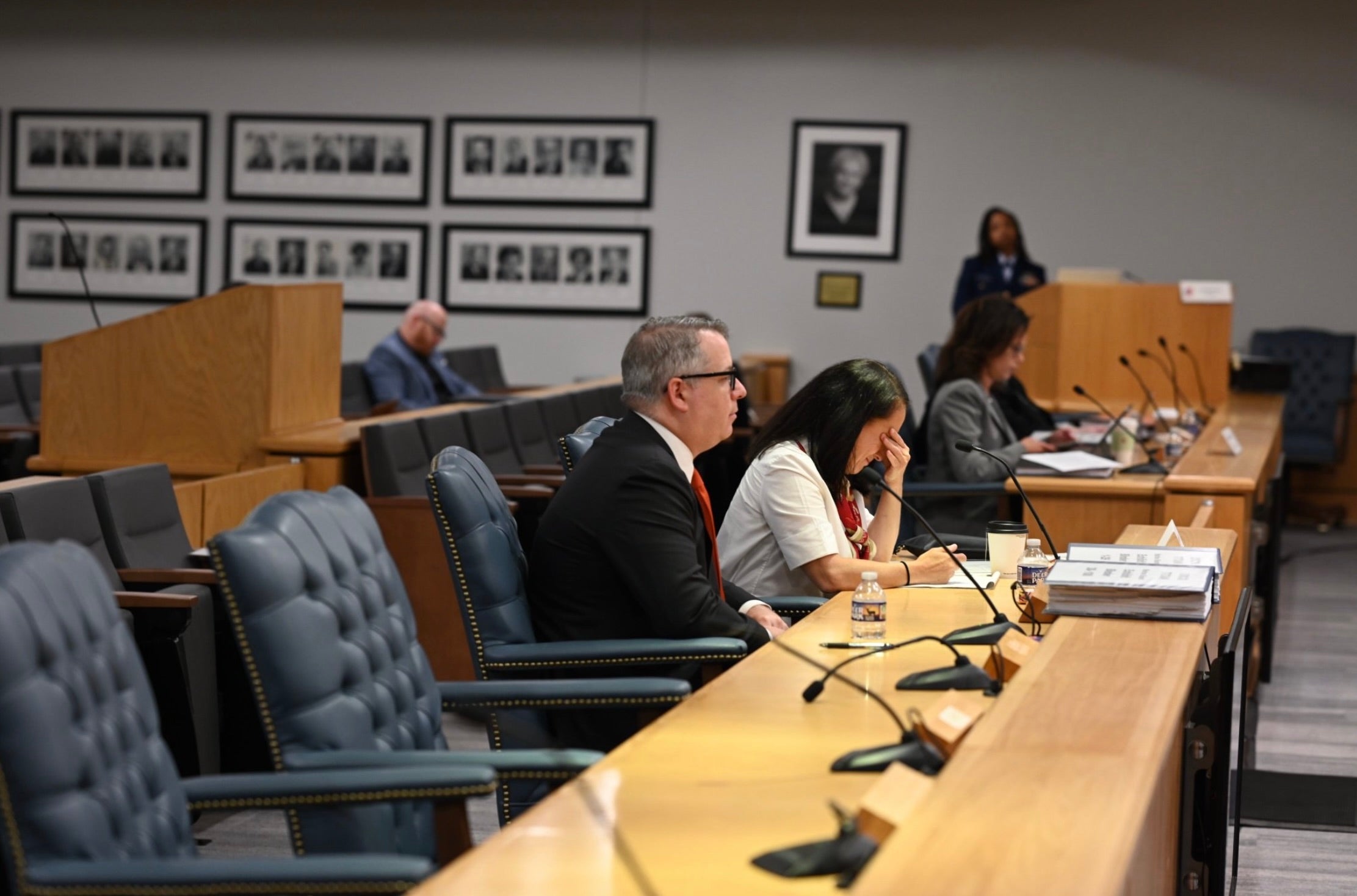 Renata Rojas, a mission specialist for OceanGate, breaks down while testifying about tragedy