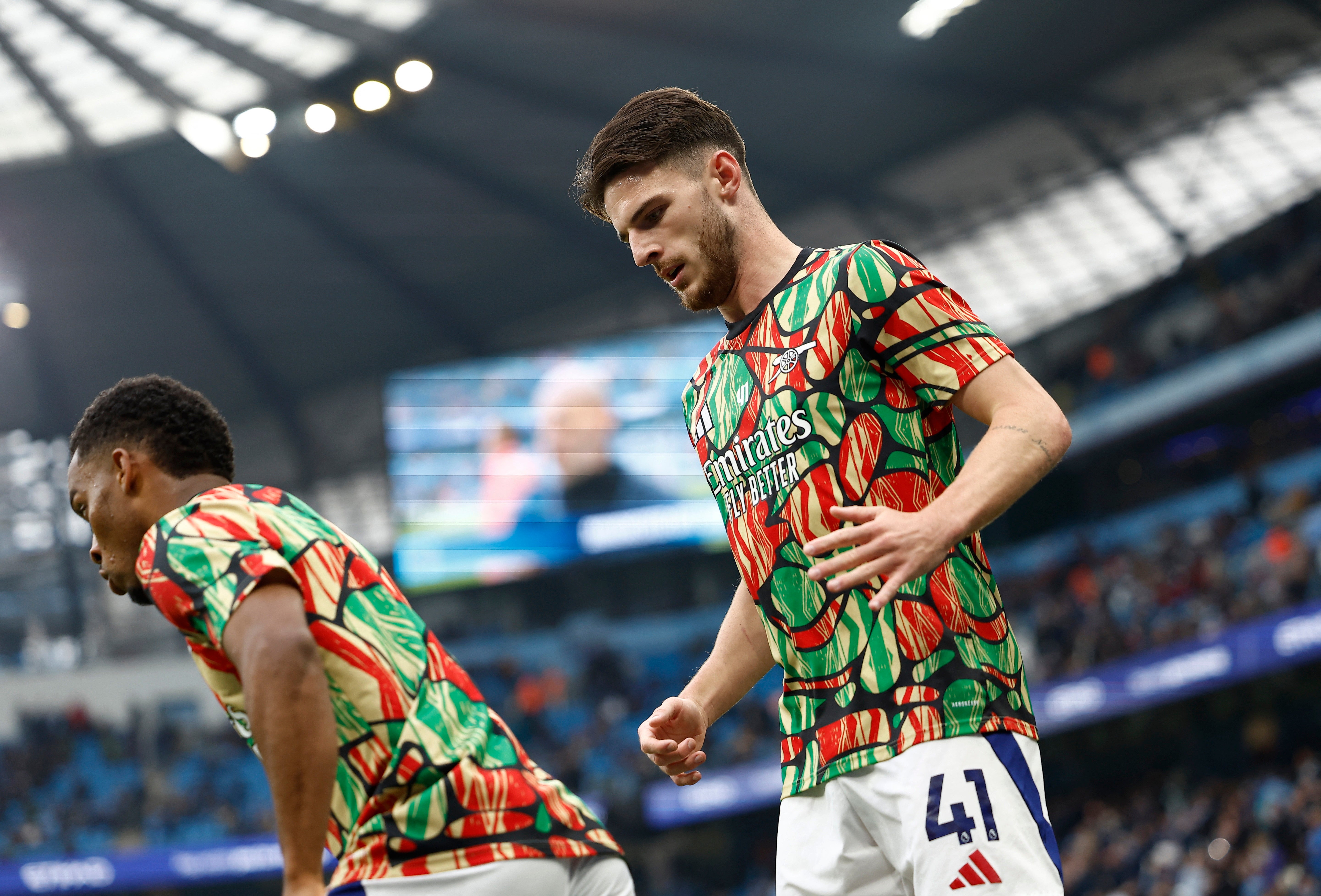 Declan Rice warms up before kick-off at the Etihad Stadium