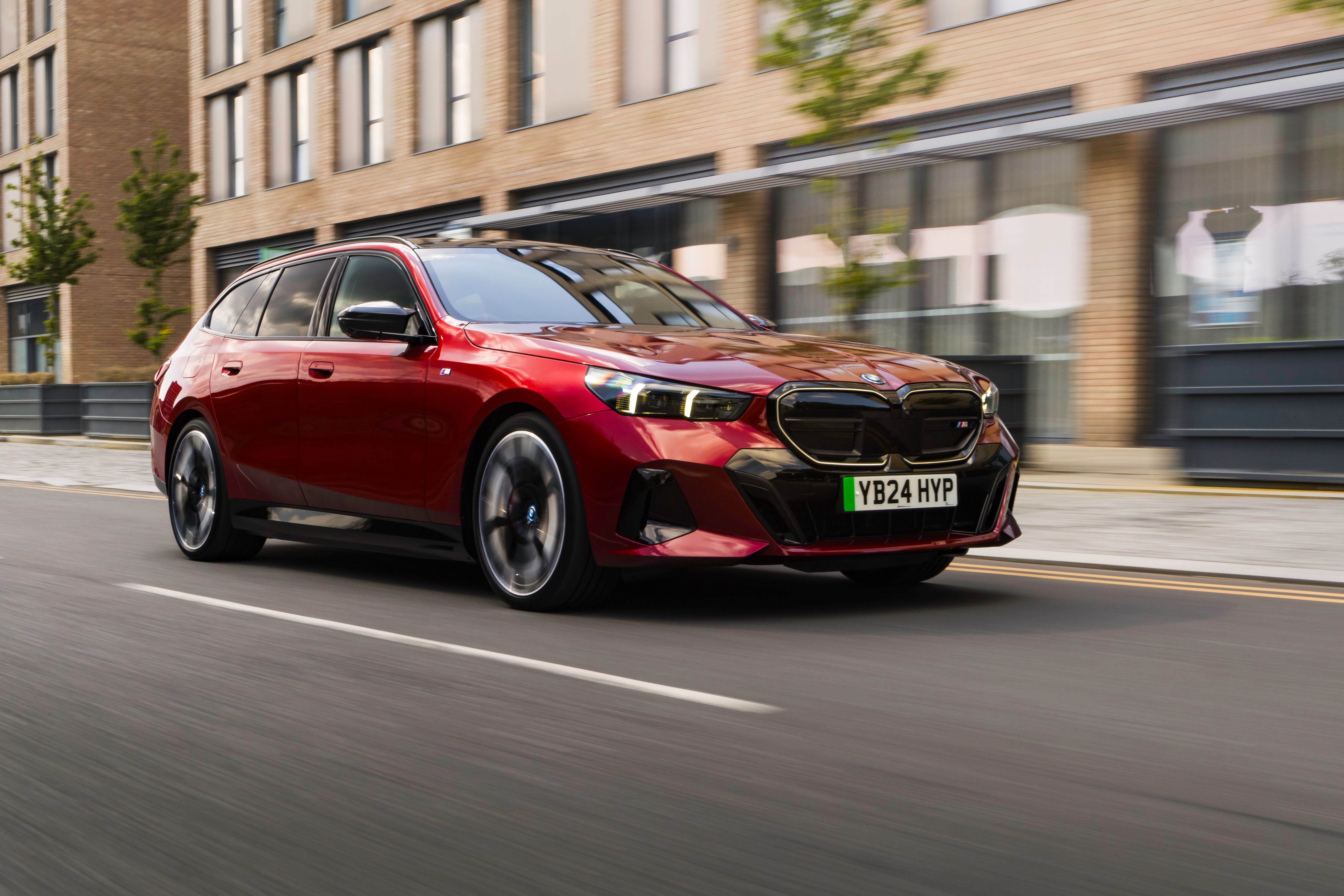 The BMW i5 Touring looks classy on the outside and feels classy on the inside