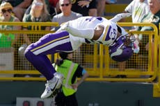 Minnesota Vikings hold off Green Bay Packers to secure fourth straight win