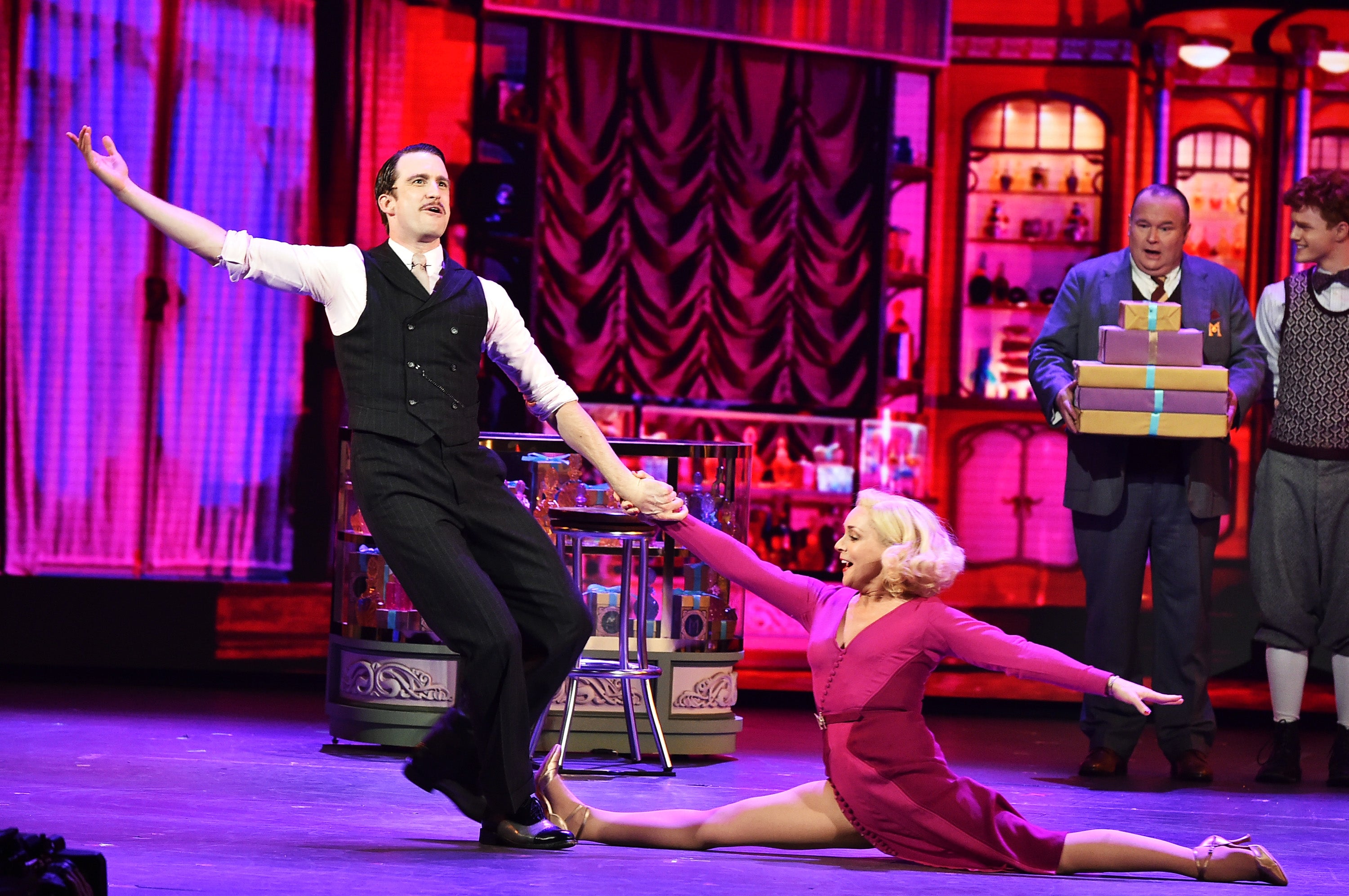 Gavin Creel performing with Jane Krakowski and Gavin Creel during the Tony Awards at New York’s Beacon Theatre in 2016