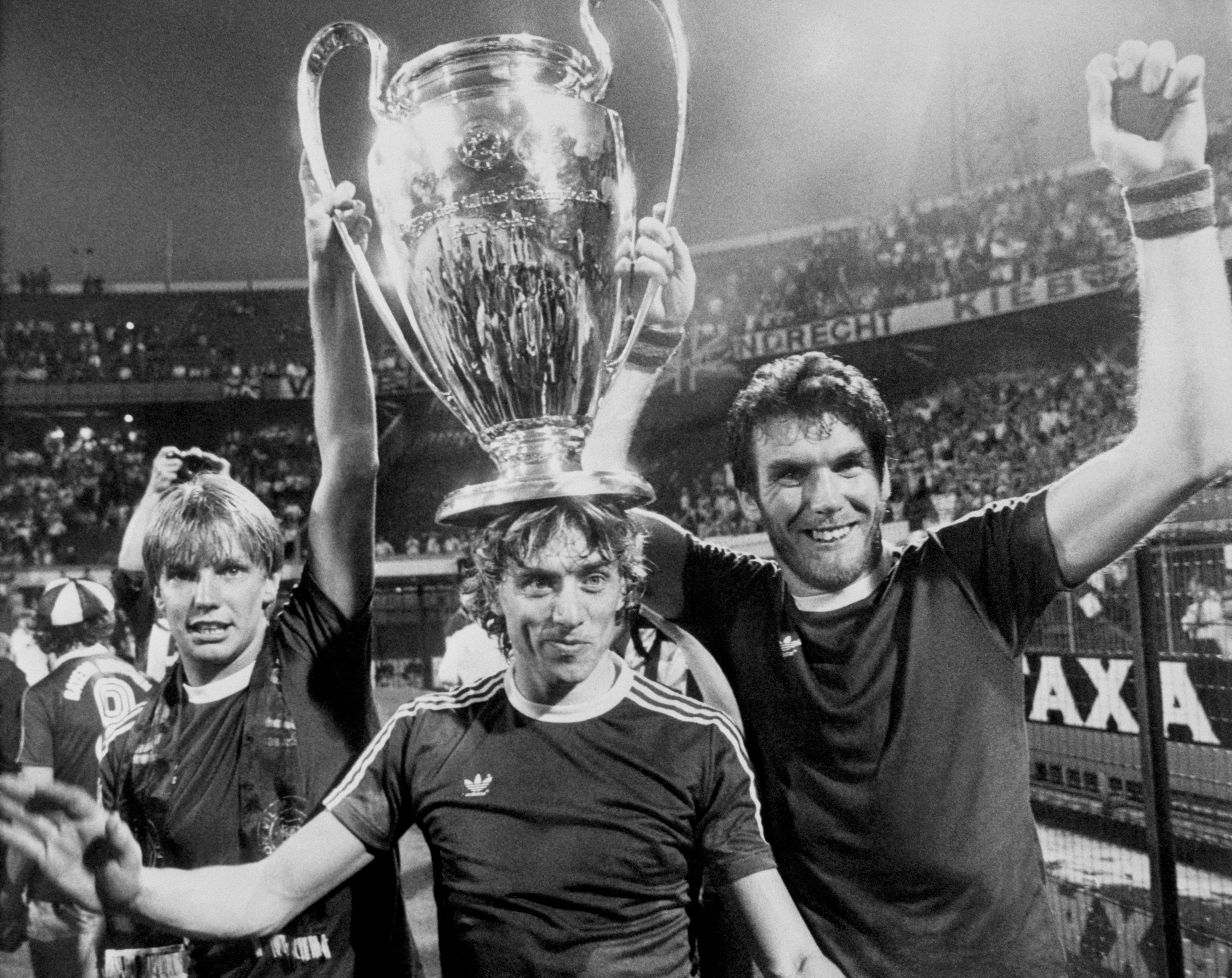 Villa celebrate the most memorable of nights against Bayern Munich in 1982