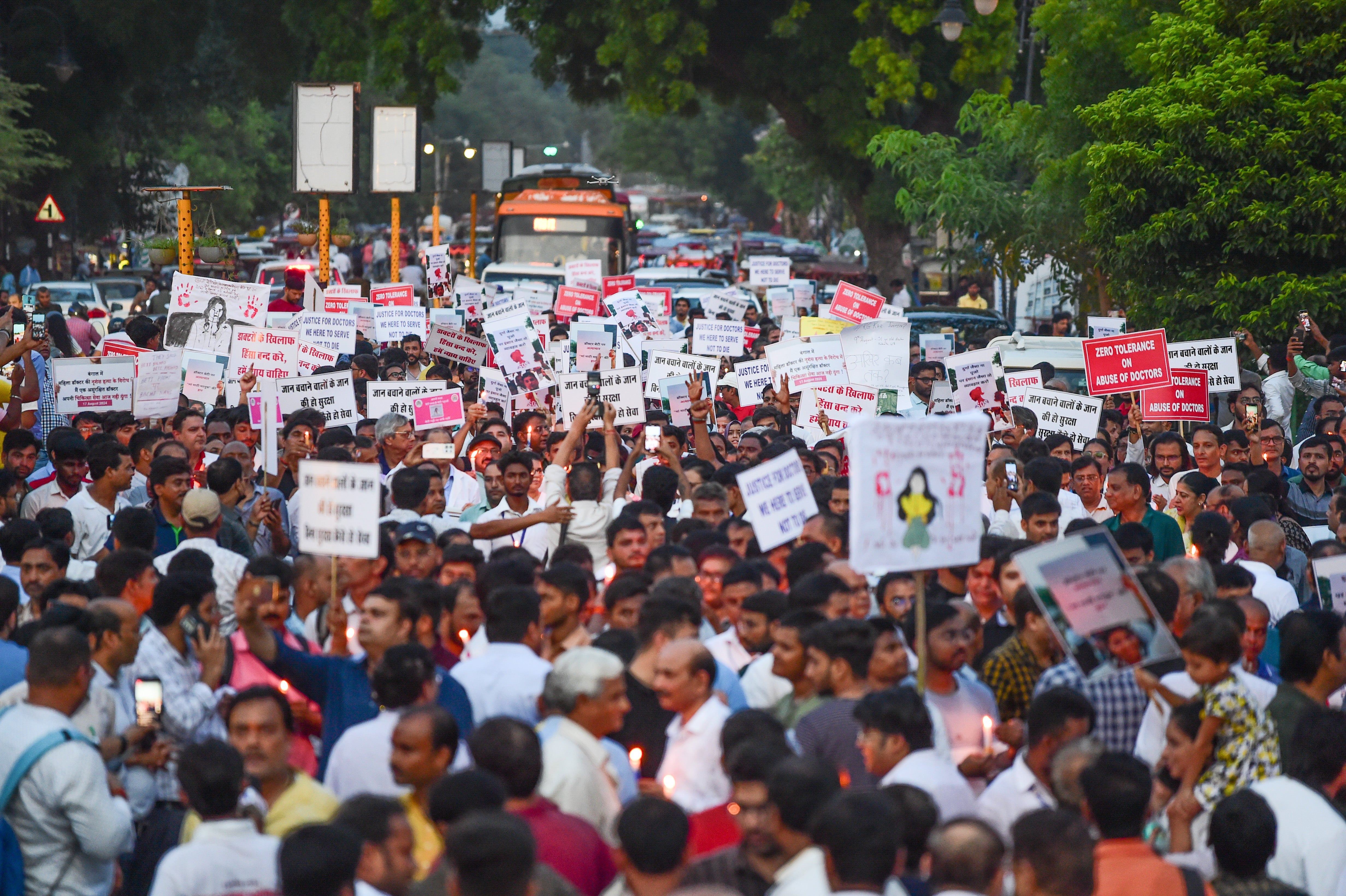 Doctors stage protest in India