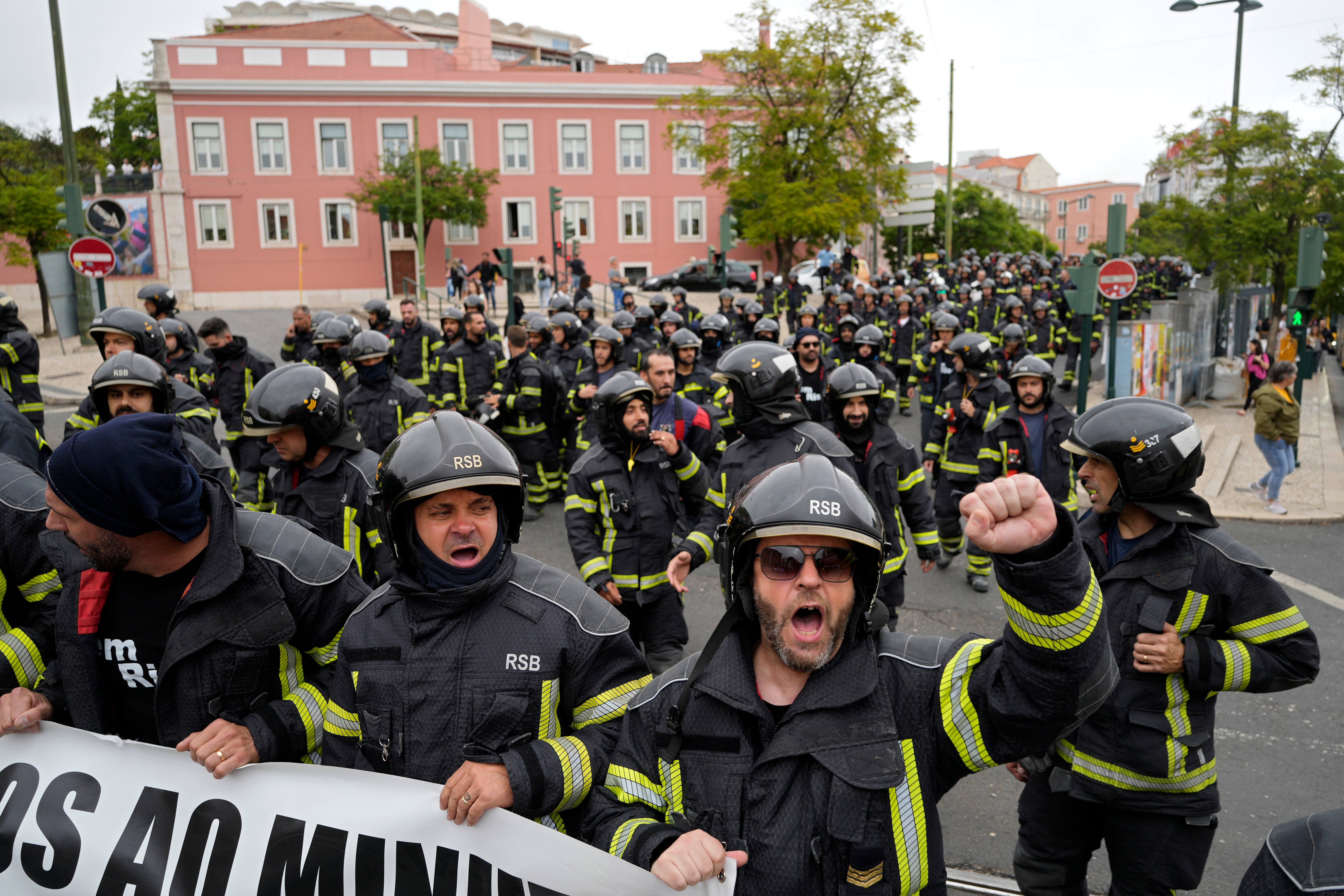 Portugal Firefighters Protest