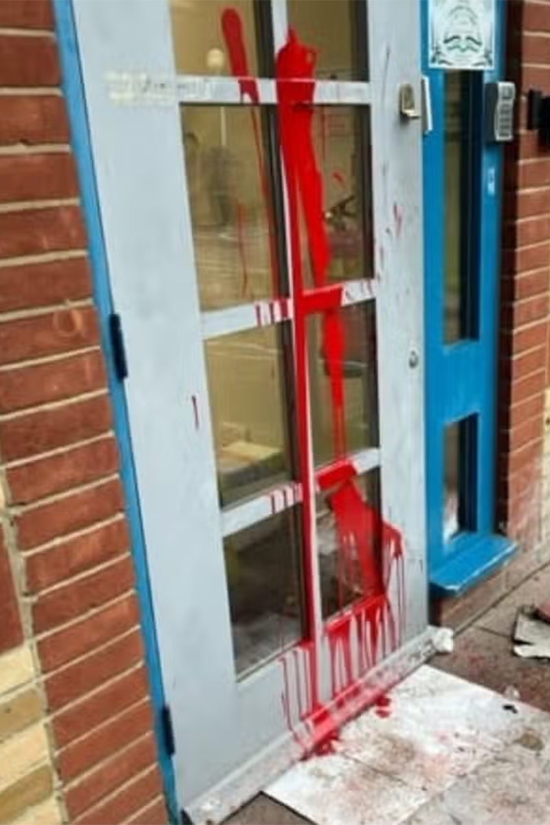 Paint thrown at a school door in Stamford Hill