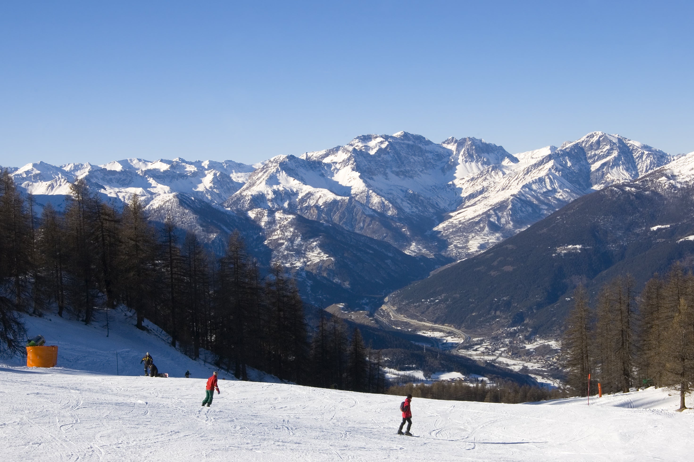 Sauze d’Oulx has some of the most affordable ski hotels than any other resort