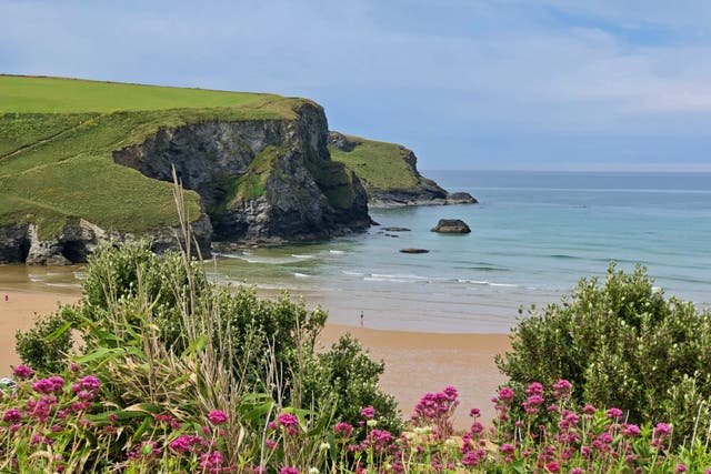 <p>The beautiful beach at Mawgan Porth is one of the many beautiful holiday hot spots Cornwall has to offer </p>