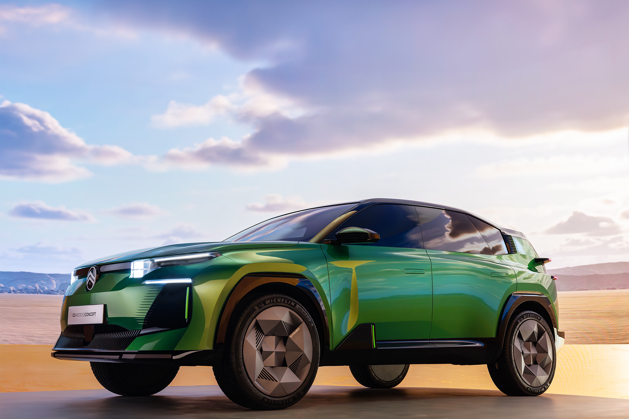 The Citroen C5 Aircross concept was revealed at the Paris Motor Show.