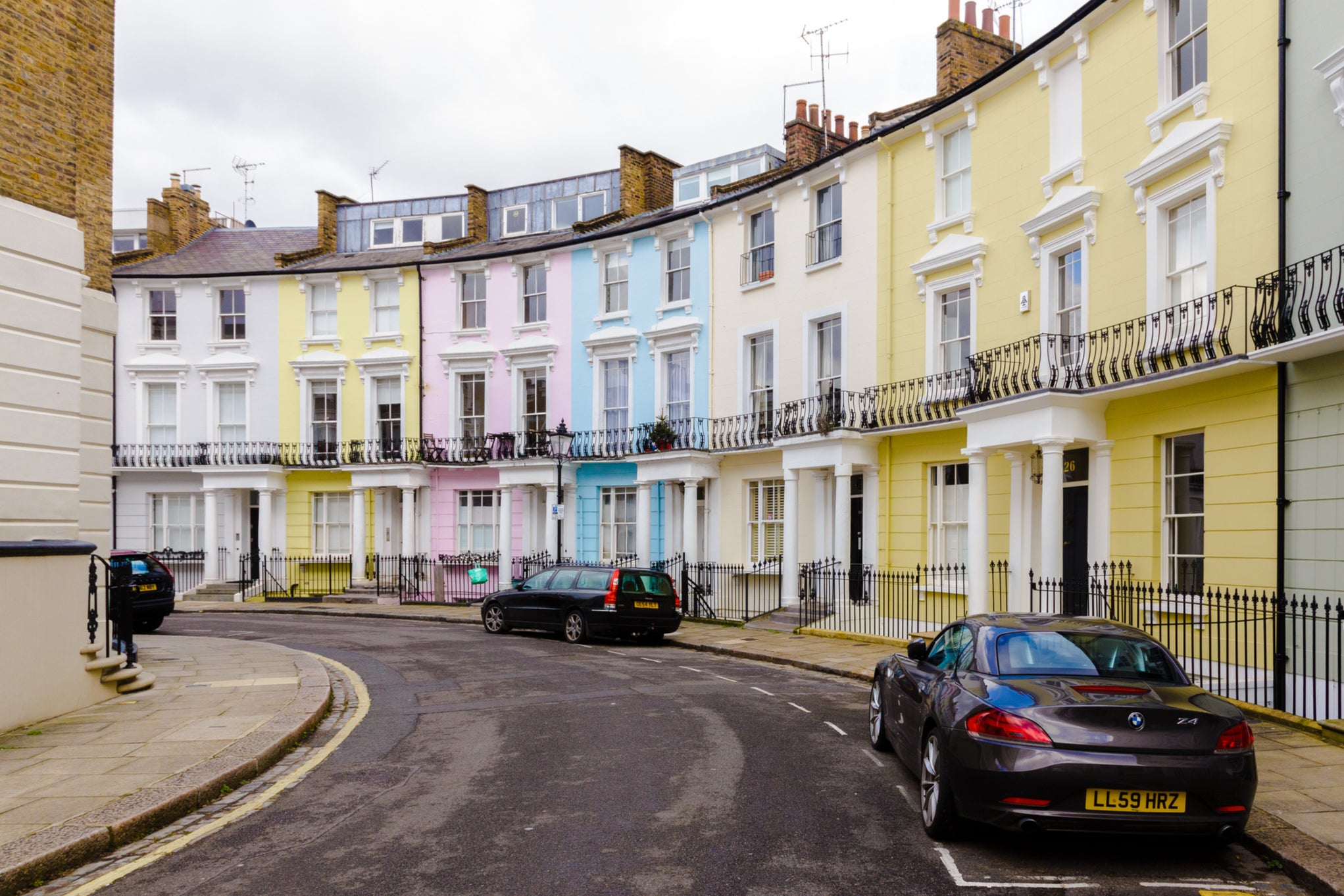 Paddington’s home was set in Chalcot Crescent in Primrose Hill, a residential road right next to to the Primrose Hill park