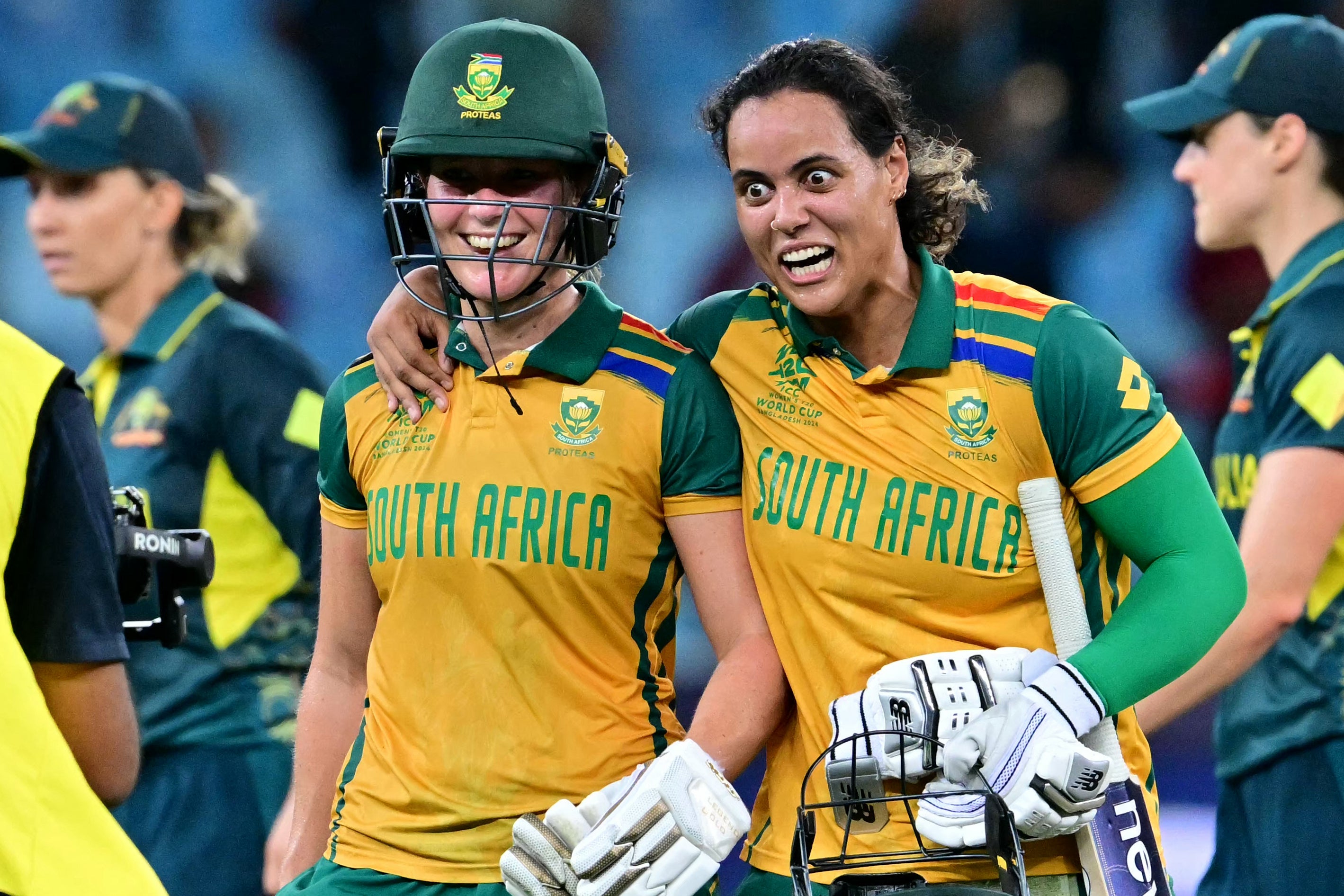 South Africa's Anneke Bosch (L) and Chloe Tryon celebrate their win