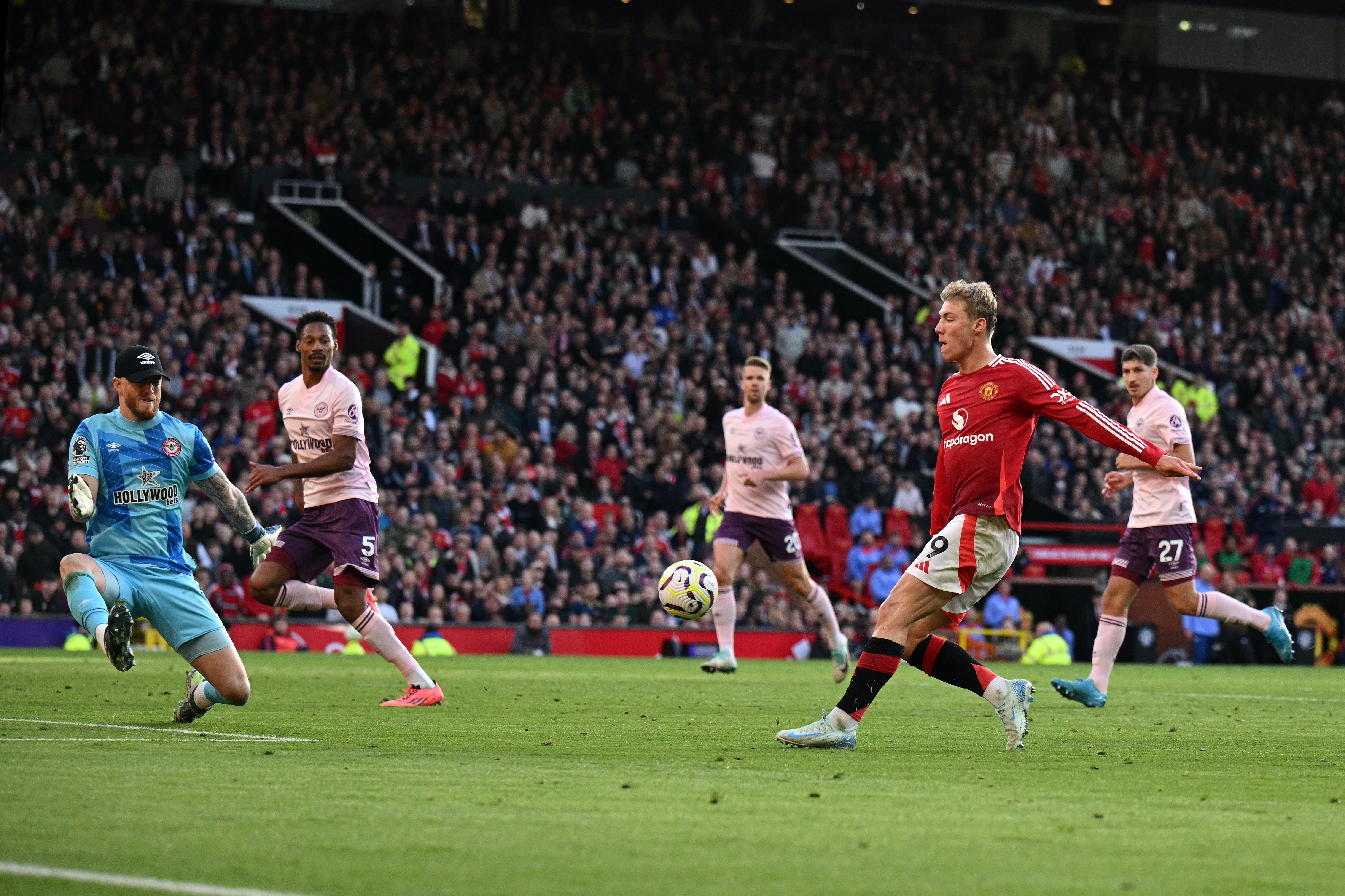 Hojlund scored the winner against Brentford with a finish that emulated assistant coach Van Nistelrooy