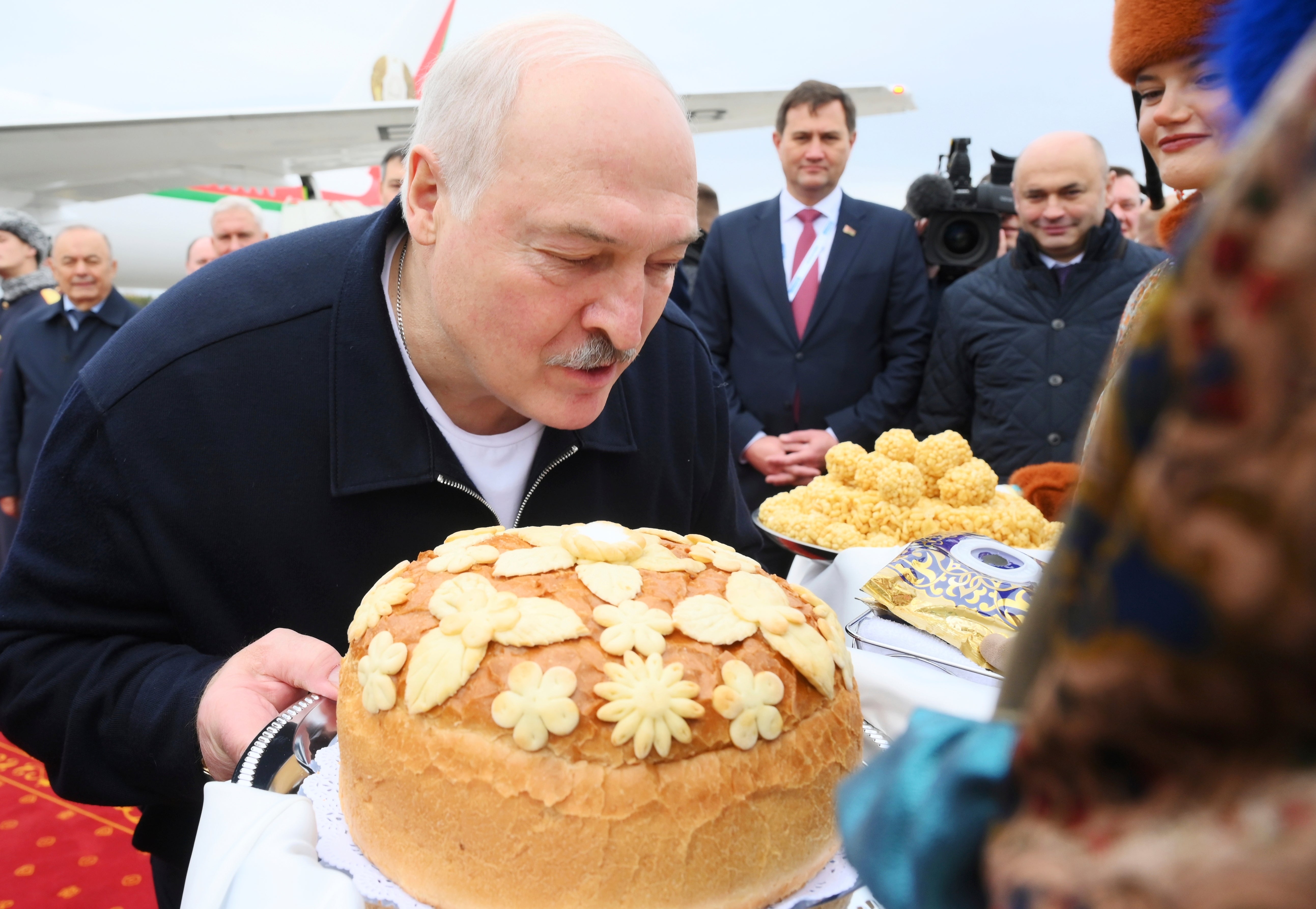 Lukasheno inspecting a traditional Russian bakery stall at Kazan International Airport in October 2024
