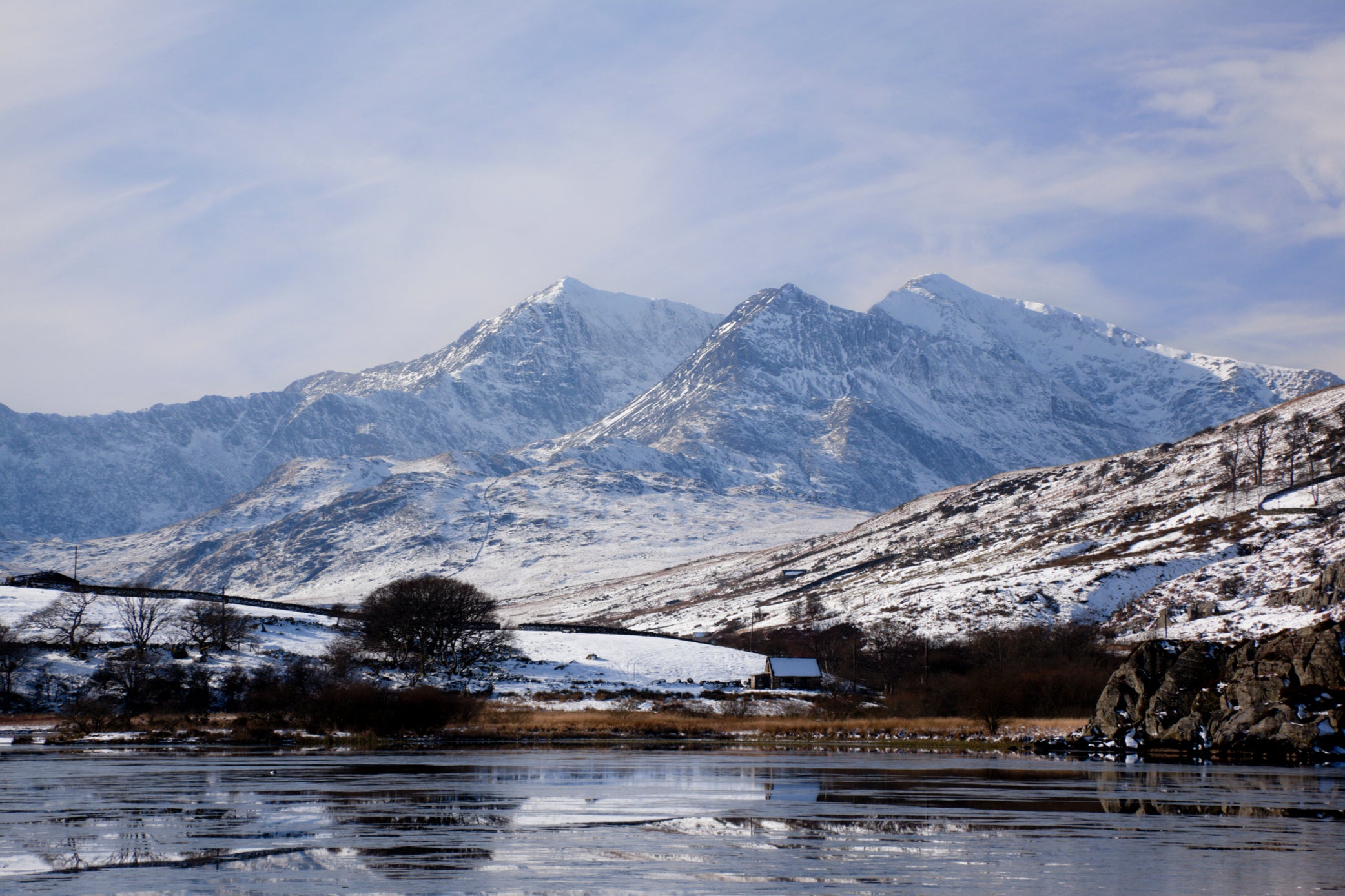 The bodies of two men have been recovered from Snowdon