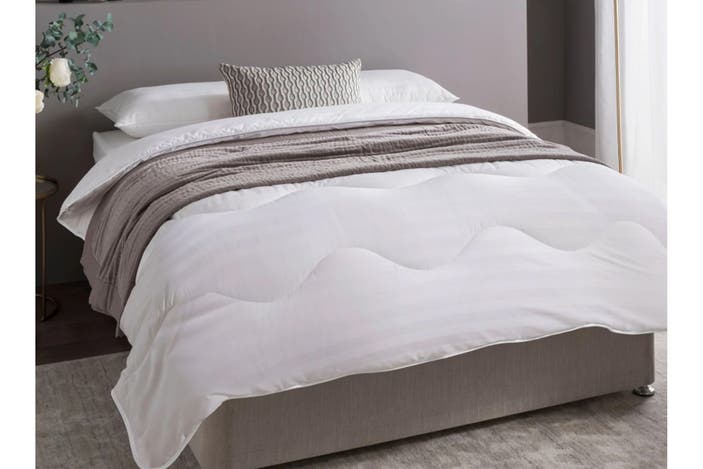 Fine Bedding Company boutique silk duvet, double