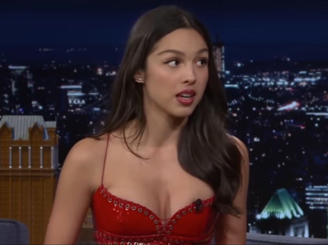 Olivia Rodrigo recalled the story of her encounter with border officials on the Tonight Show