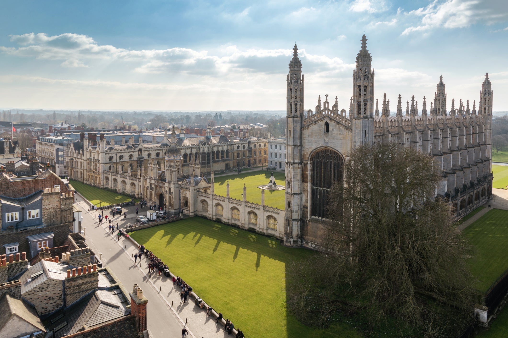 Cambridge is home to masterpieces of English Gothic architecture, with King’s College Chapel ranking among the world’s most beautiful churches