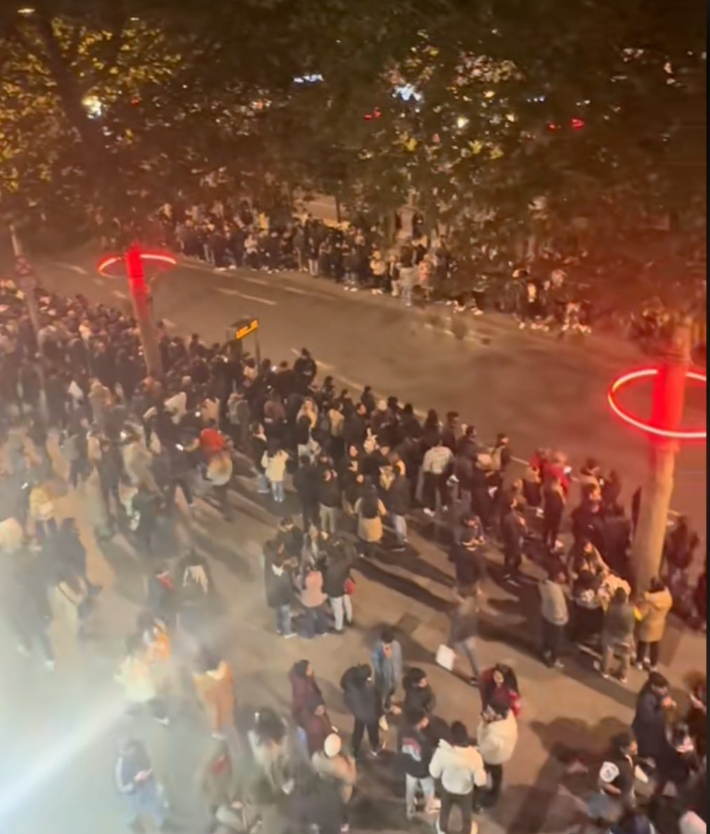 Hundreds line O’Connell Street for the fake Halloween Parade