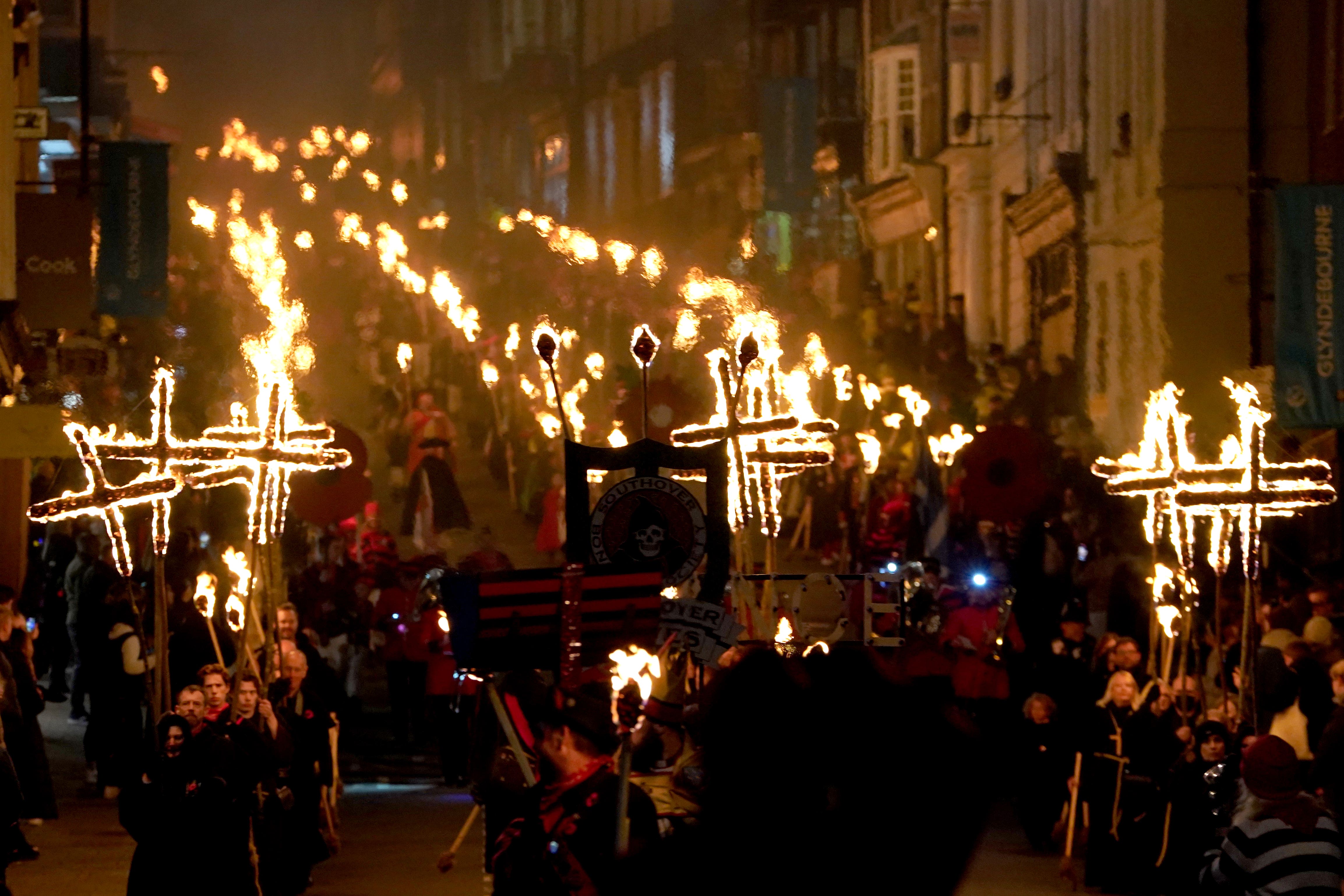 Participants during the parade through the town of Lewes (PA)