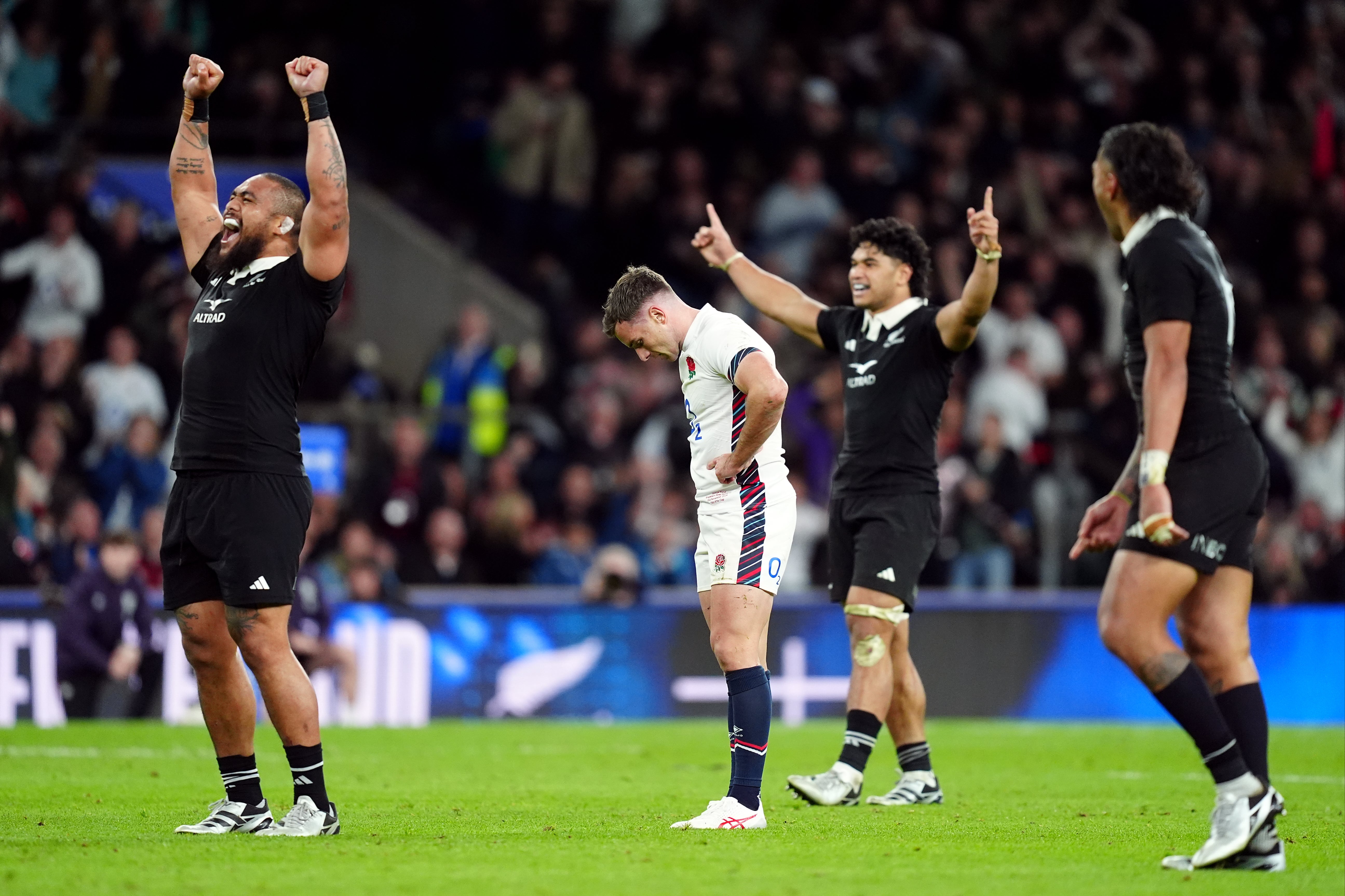 George Ford missed with a drop goal in the final moments as New Zealand won